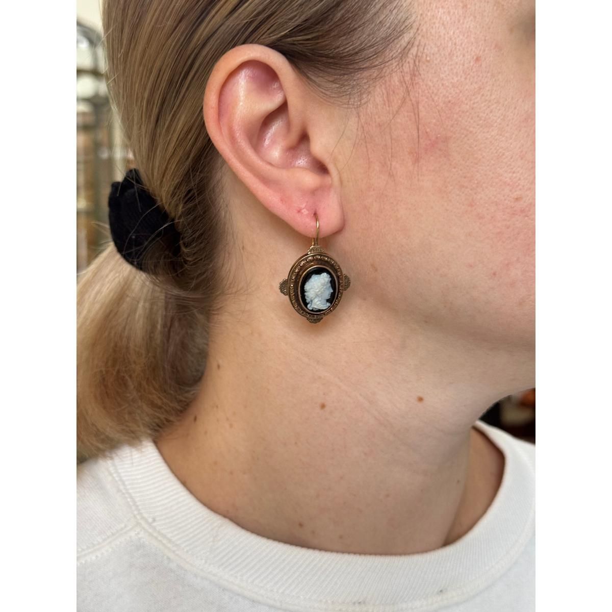 Antique Victorian 14k Gold Hardstone Cameo Earrings