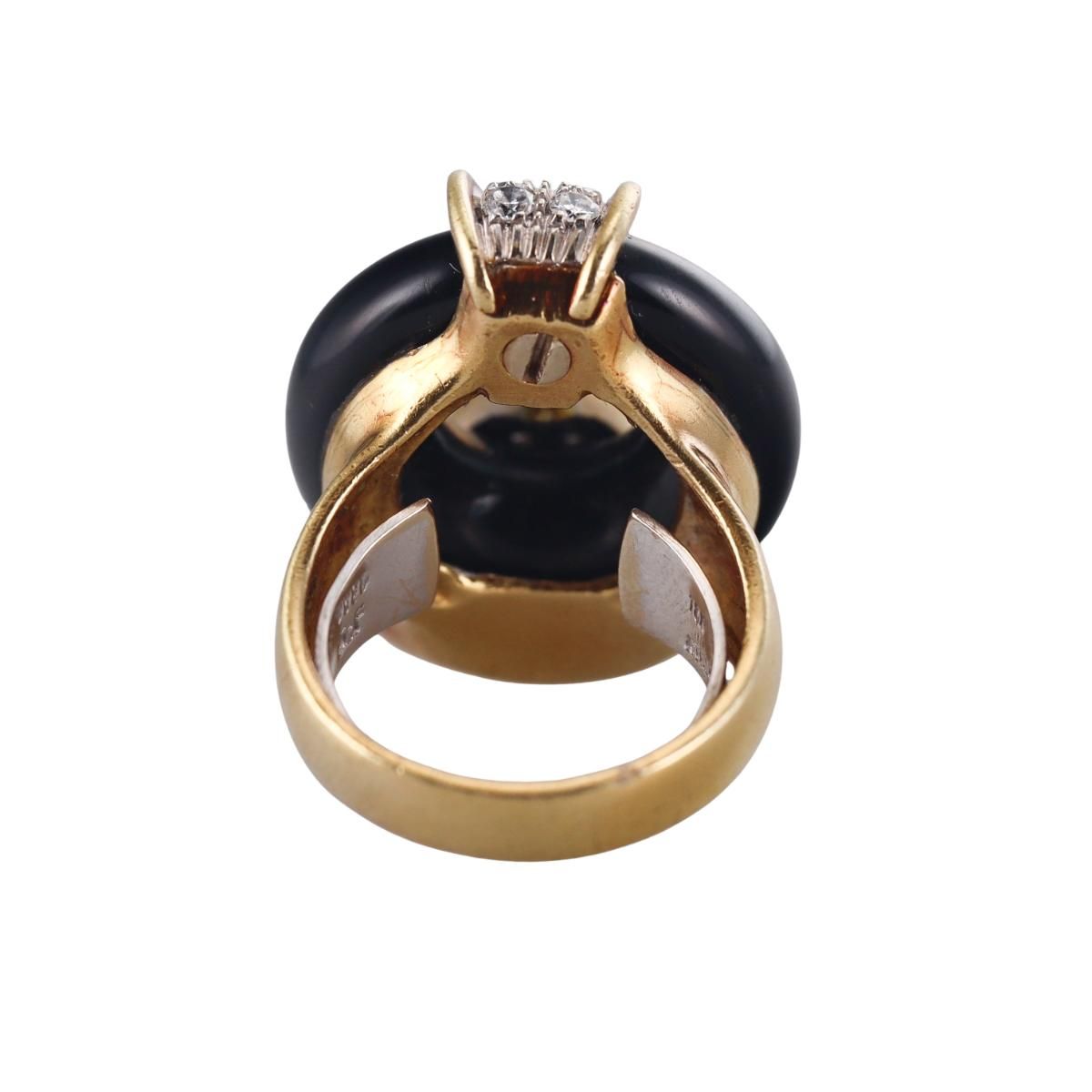 1980s 18k Gold Diamond Onyx Ring
