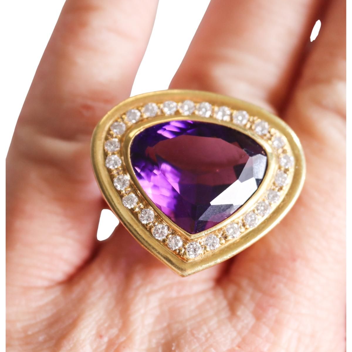 1980s 18k Gold 11ct Heart Amethyst Diamond Cocktail Ring