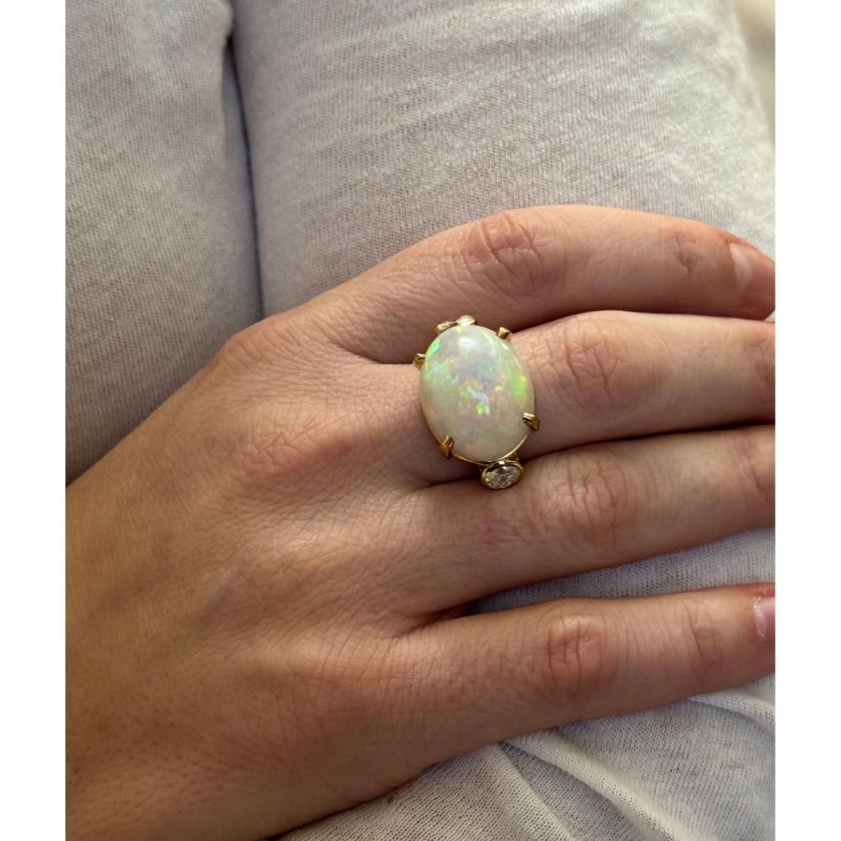 16ct Opal Cabochon 18k Gold Diamond Ring