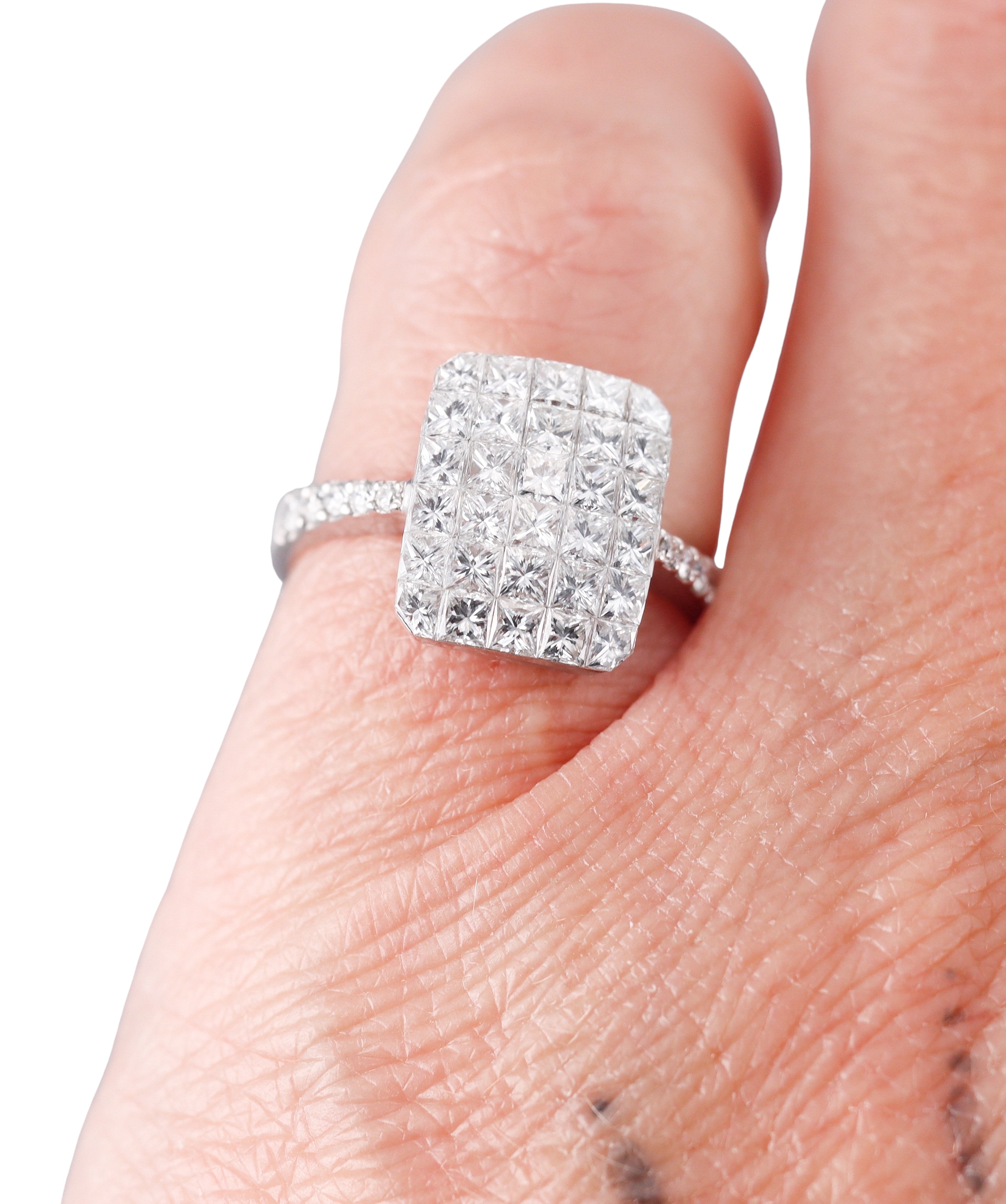 18k White Gold Diamond Ring