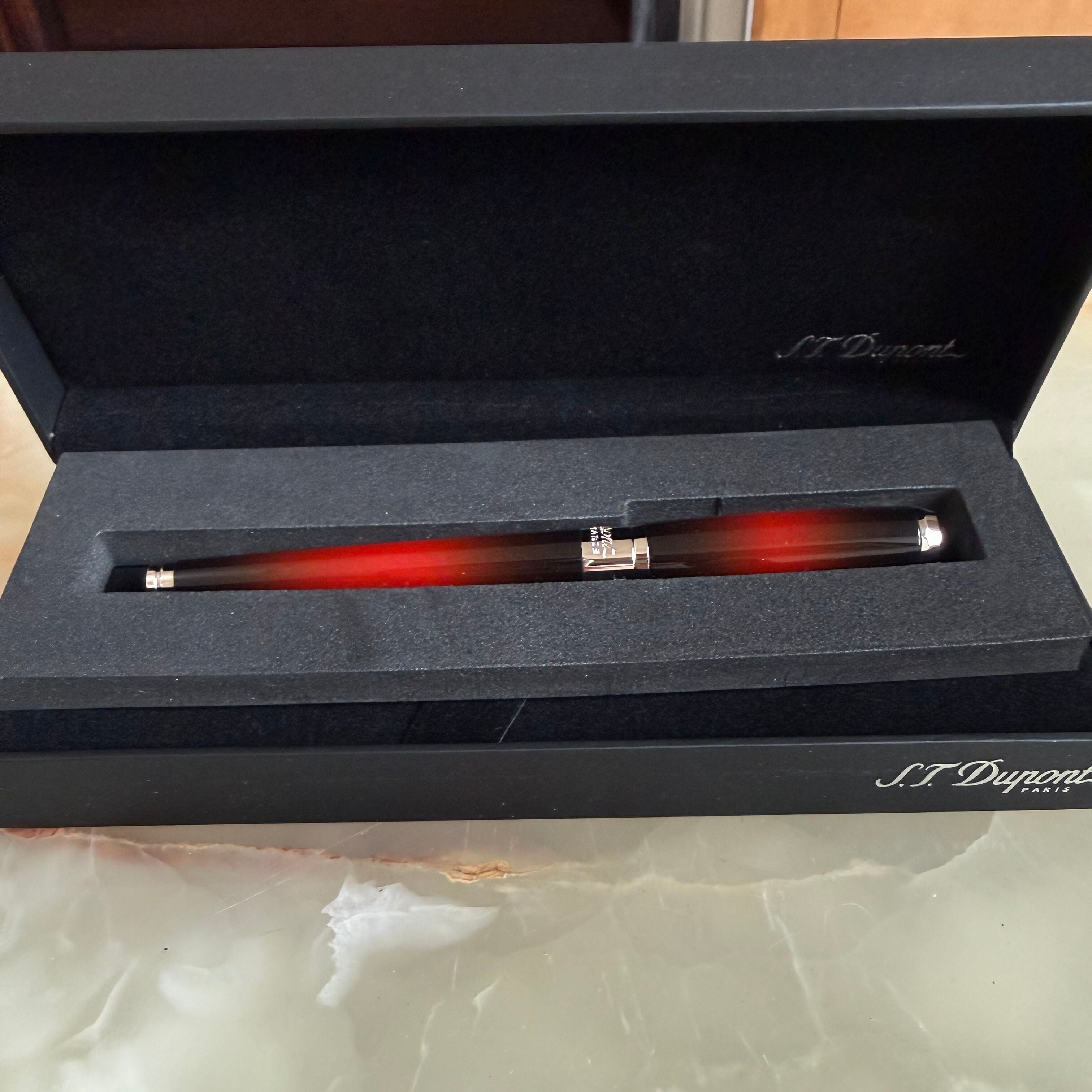 S.T. Dupont Line D Medium Atelier Red Sunburst Lacquer Fountain Pen 410715