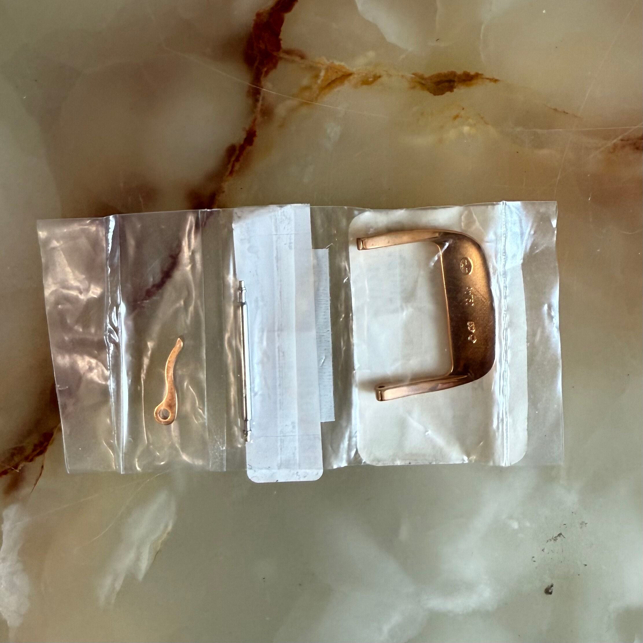 Authentic Jaeger LeCoultre PG 18k Gold 20mm Buckle QBA20021