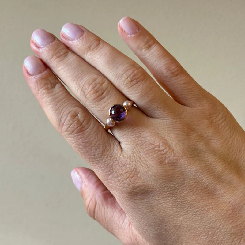 Mimi Milano Happy Amethyst Pearl Gold Ring