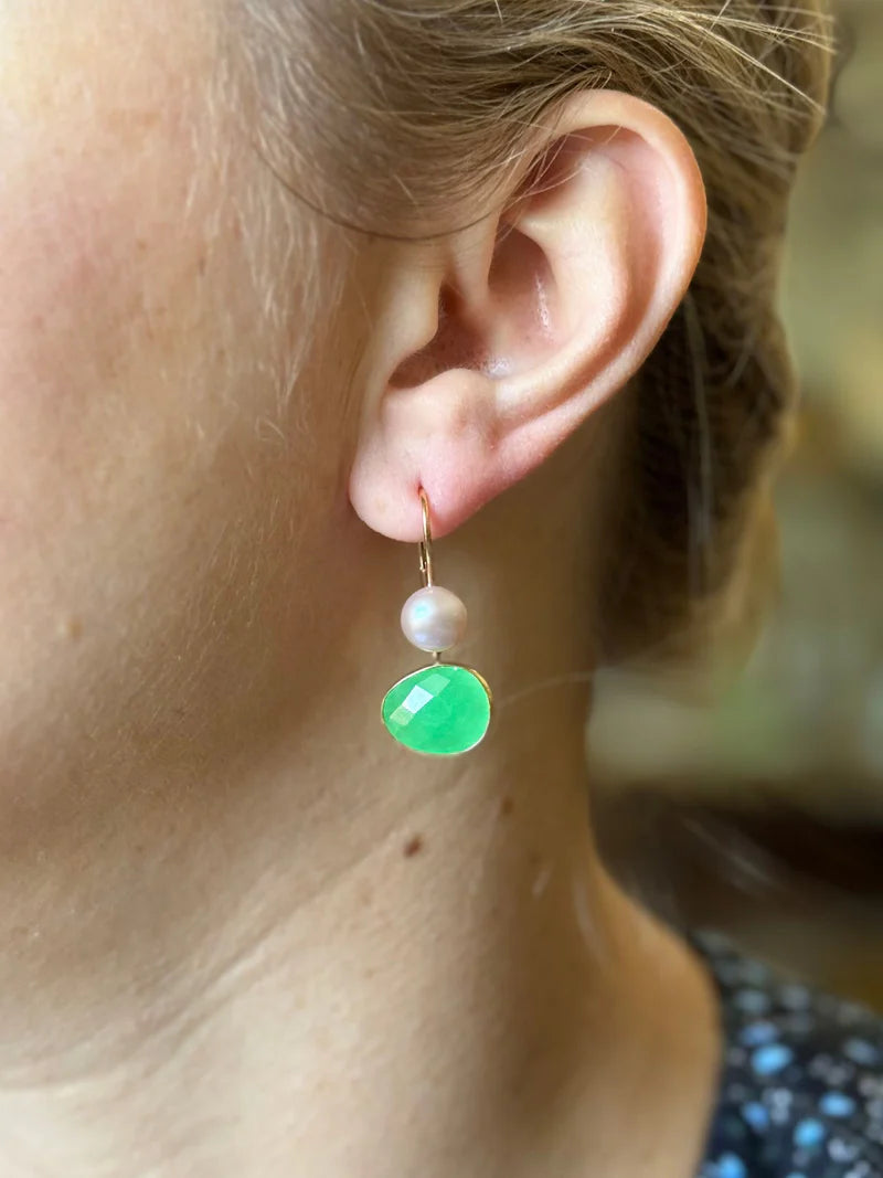 Mimi Milano Talita Jade Pearl Gold Earrings