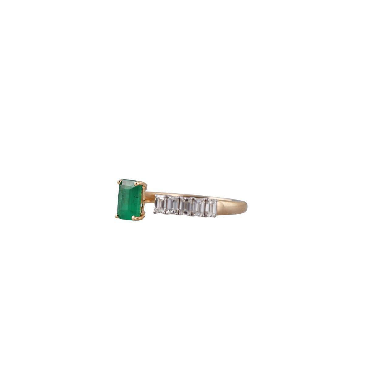 18k Gold Diamond Emerald Ring