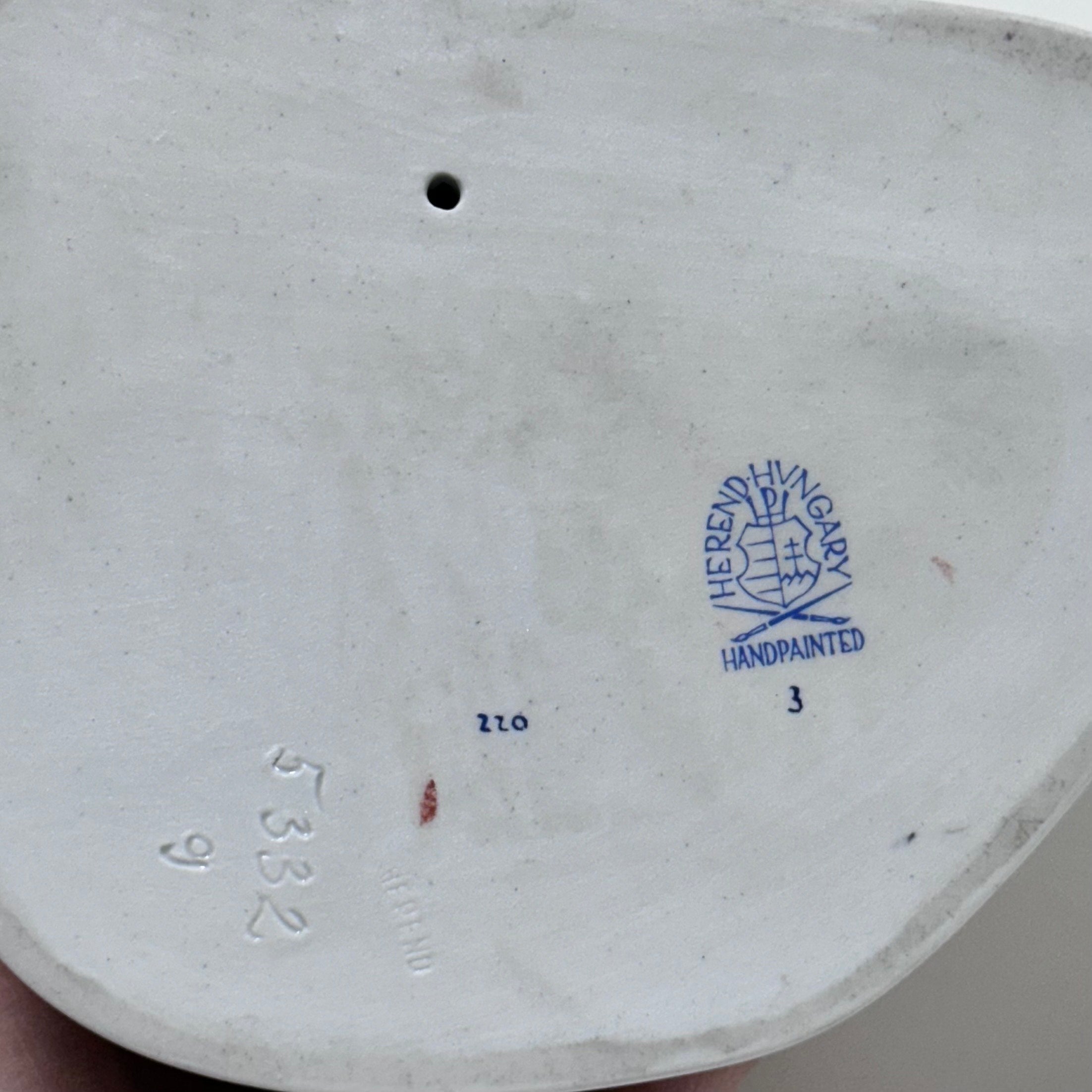 Herend Hungary Porcelain Red Gold Fishnet Pair of Rabbit Figurine 5332