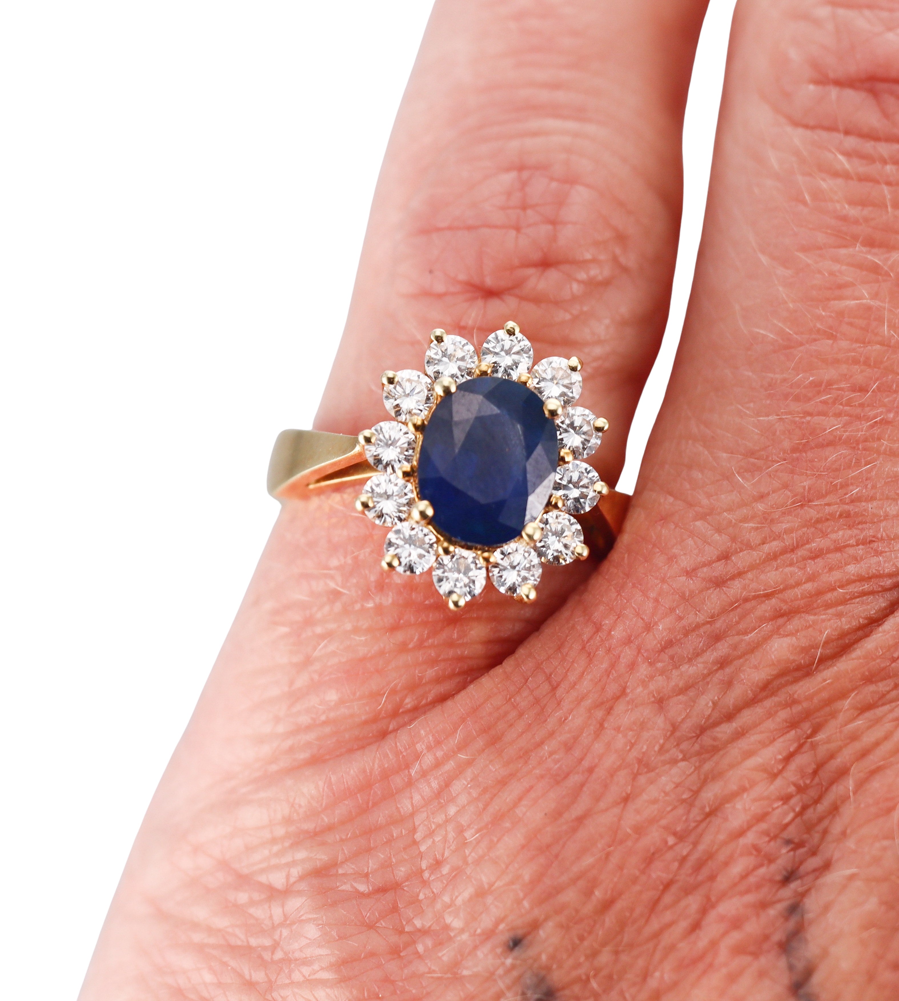 2.20ct Sapphire Diamond Gold Cluster Ring