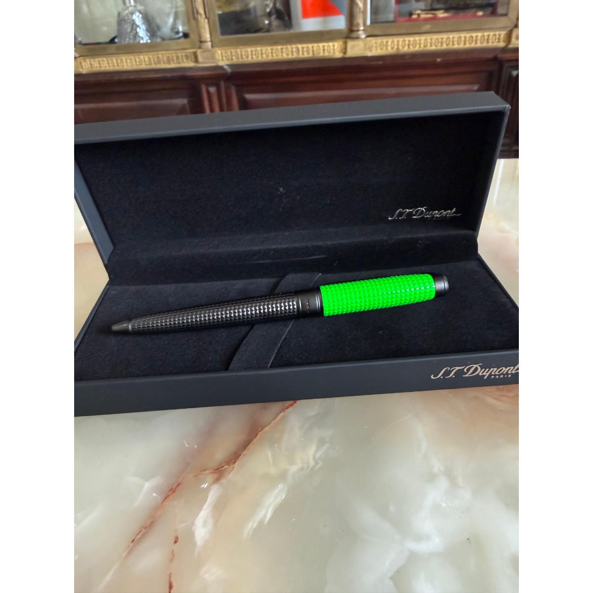 S.T. Dupont Line D Eternity Fluo Neon Green Rollerball Pen 425032L