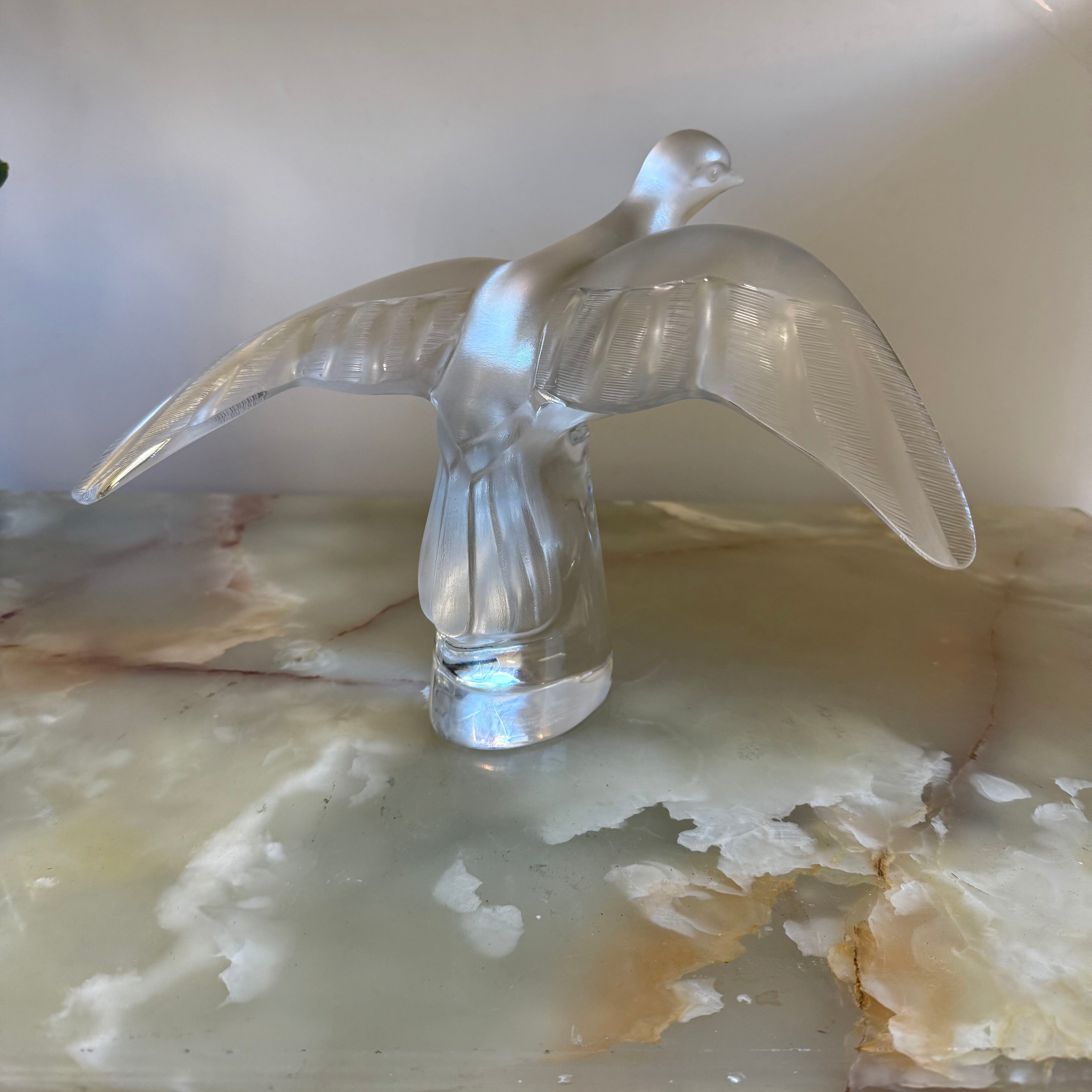 Lalique Crystal Auxo-Large Dove Figurines & Paperweights 11636