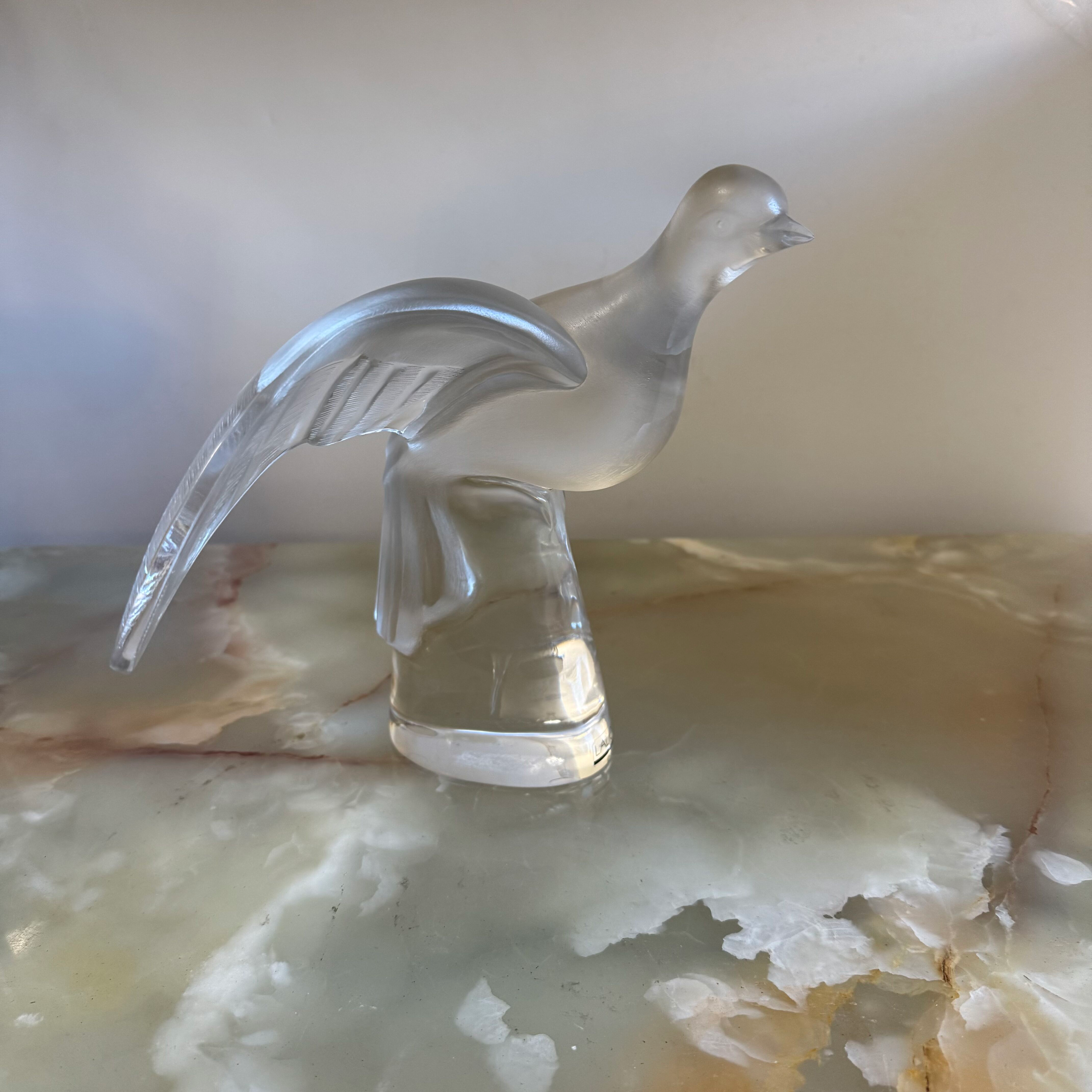 Lalique Crystal Auxo-Large Dove Figurines & Paperweights 11636