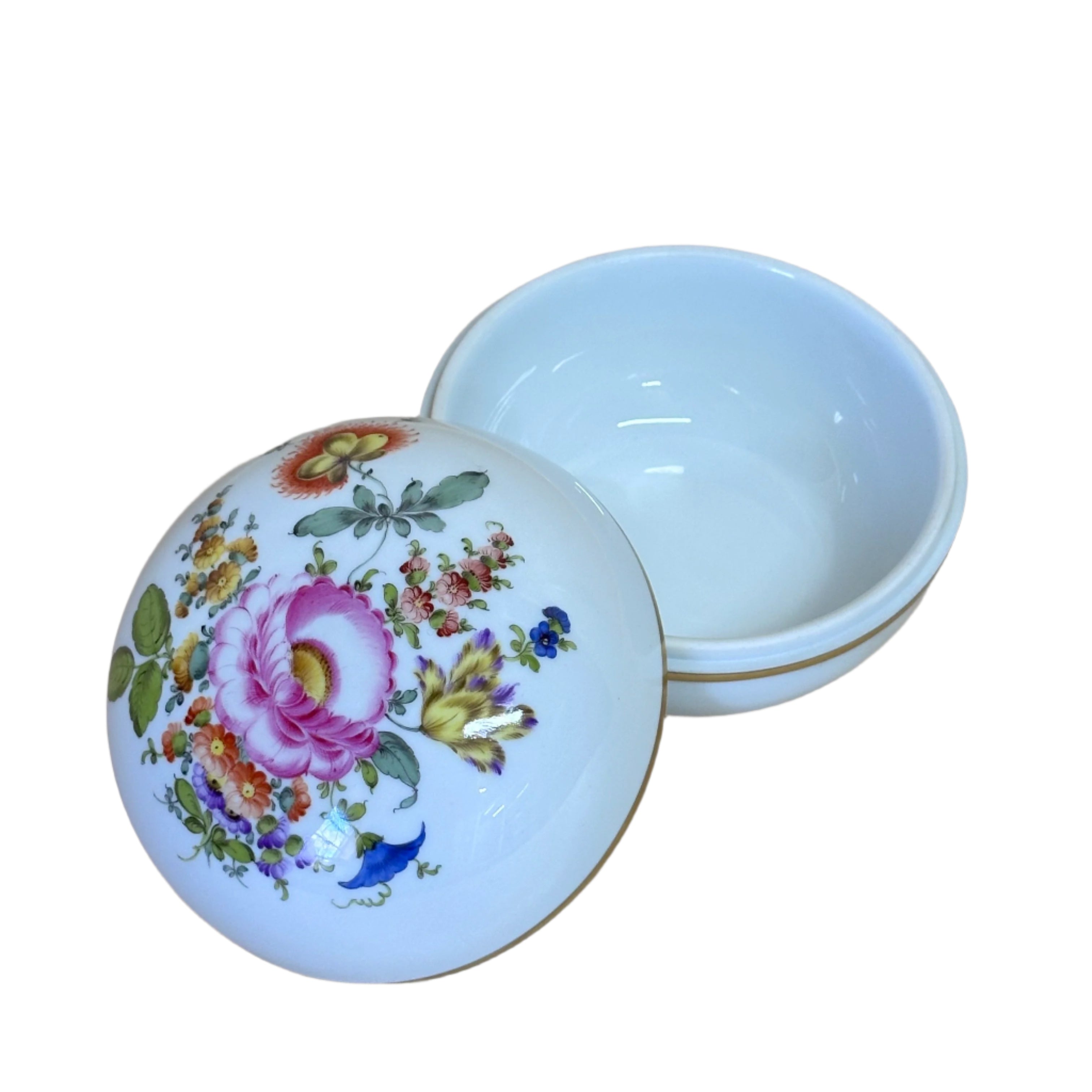 Herend Bouquet of Herend Flower Porcelain Round Box & Lid 6031/BHR