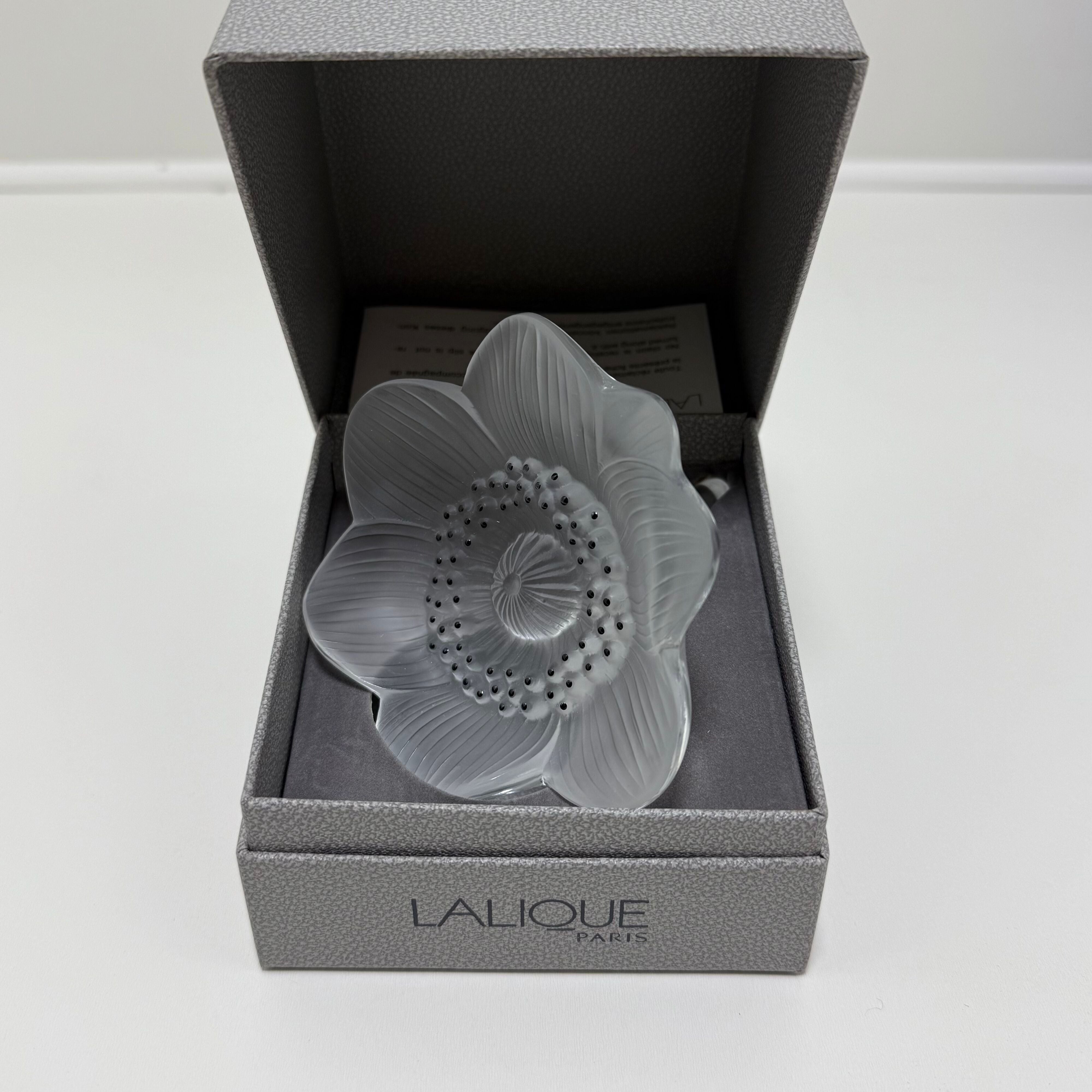 Lalique Crystal Motif Anemone Figurine 1161400