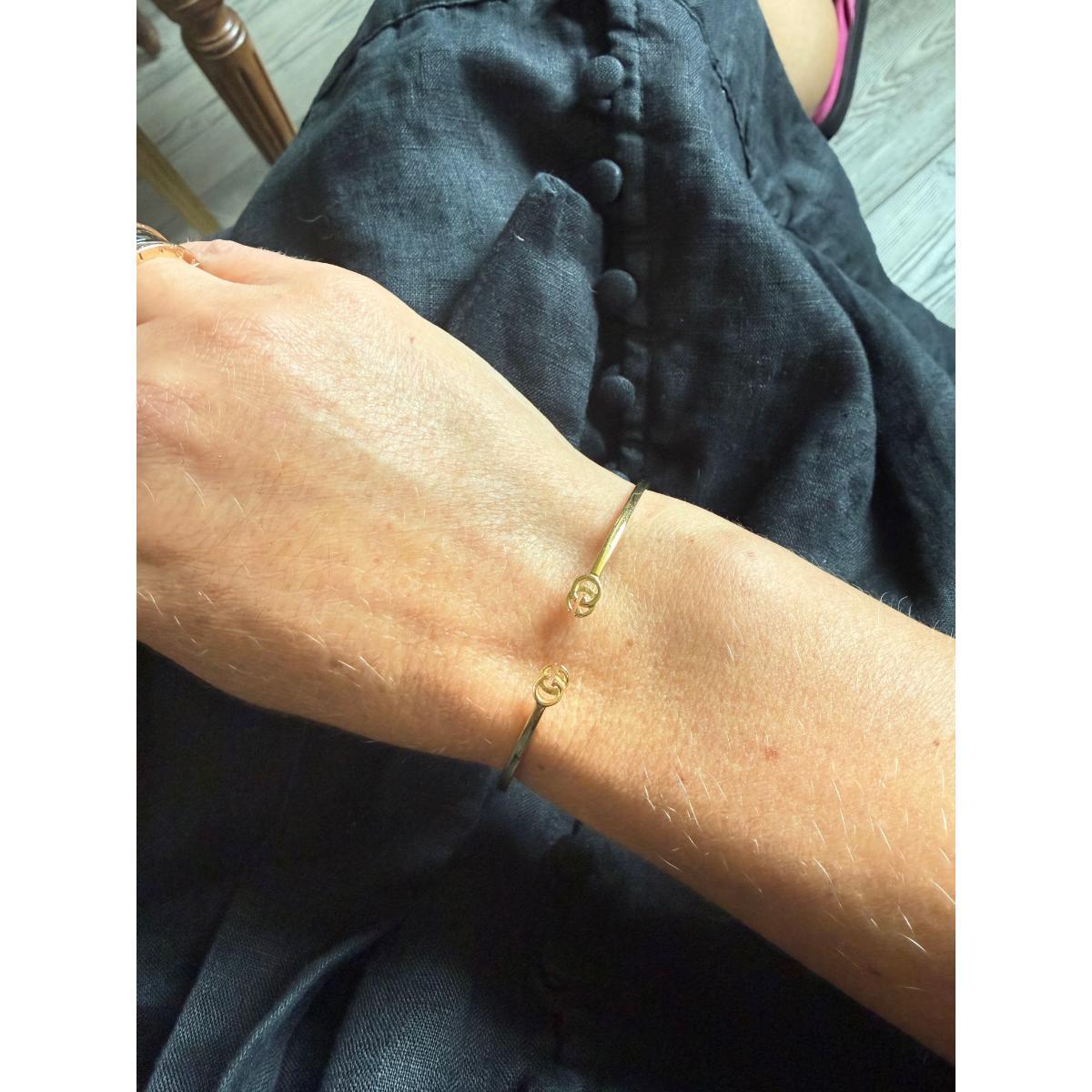 Gucci Running GG 18K Gold Bangle Bracelet Size 17