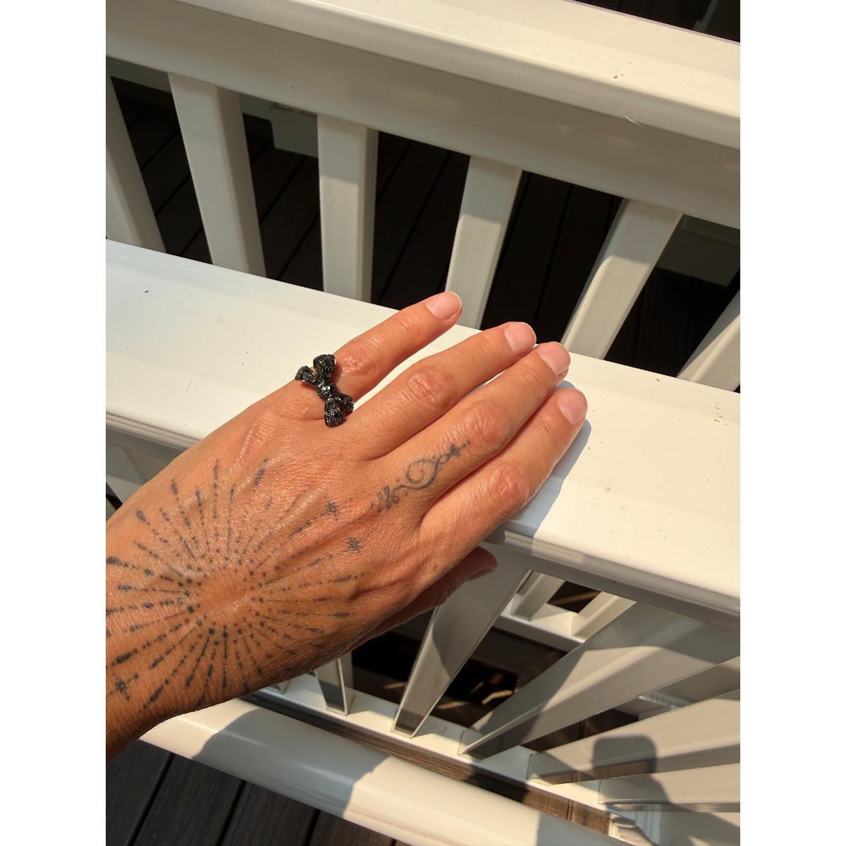 Pomellato Forever 18k Gold Bow Black Diamond Ring