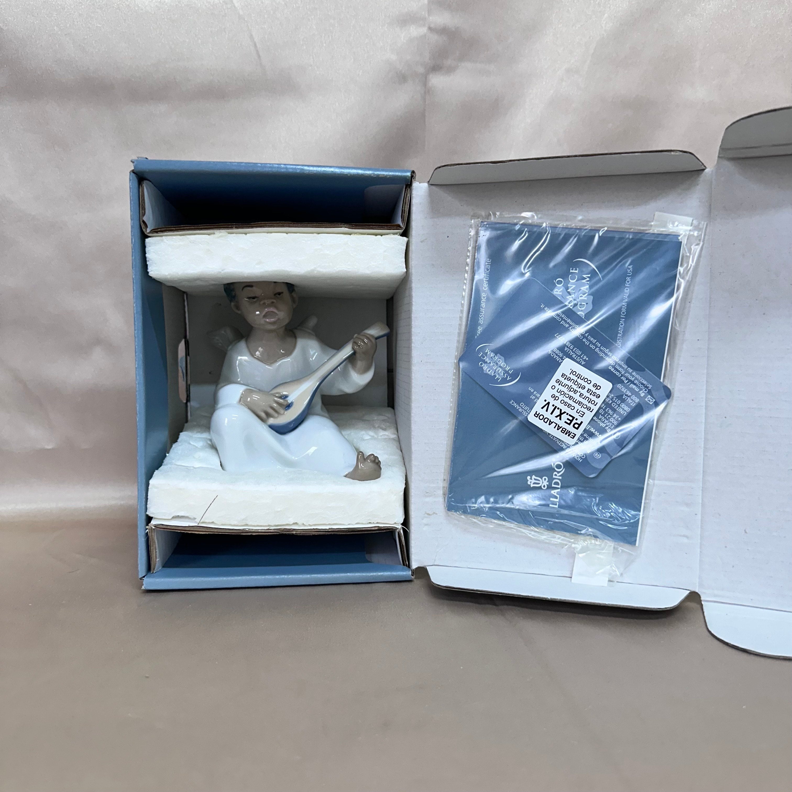 NOS LLADRO Angel Figurine 01004537