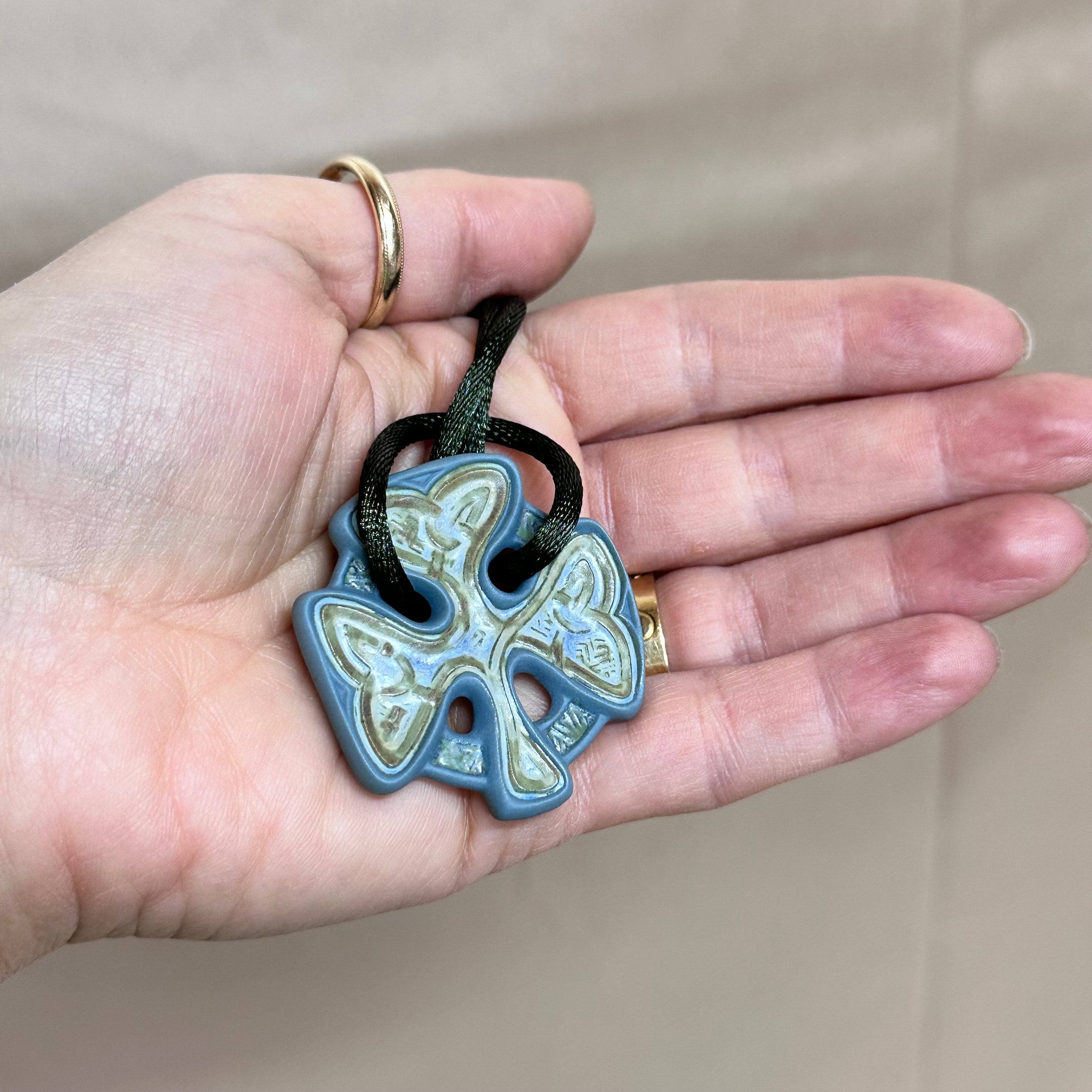 LLADRO Talismania Magic Eire (Celtic Symbol) Pendant on Silk Cord Necklace 01010008