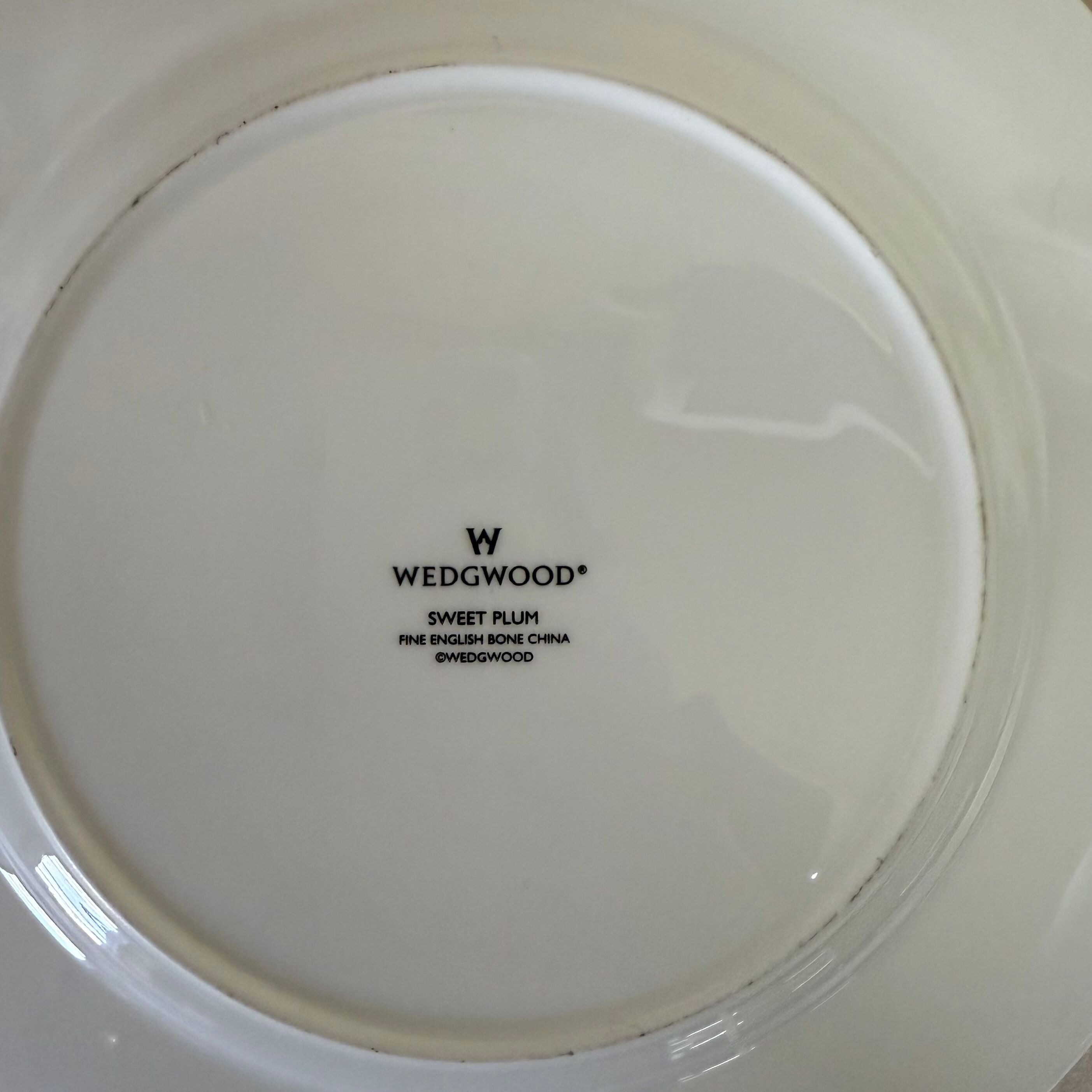 Wedgwood Sweet Plum 5 pc Dinner Place Setting