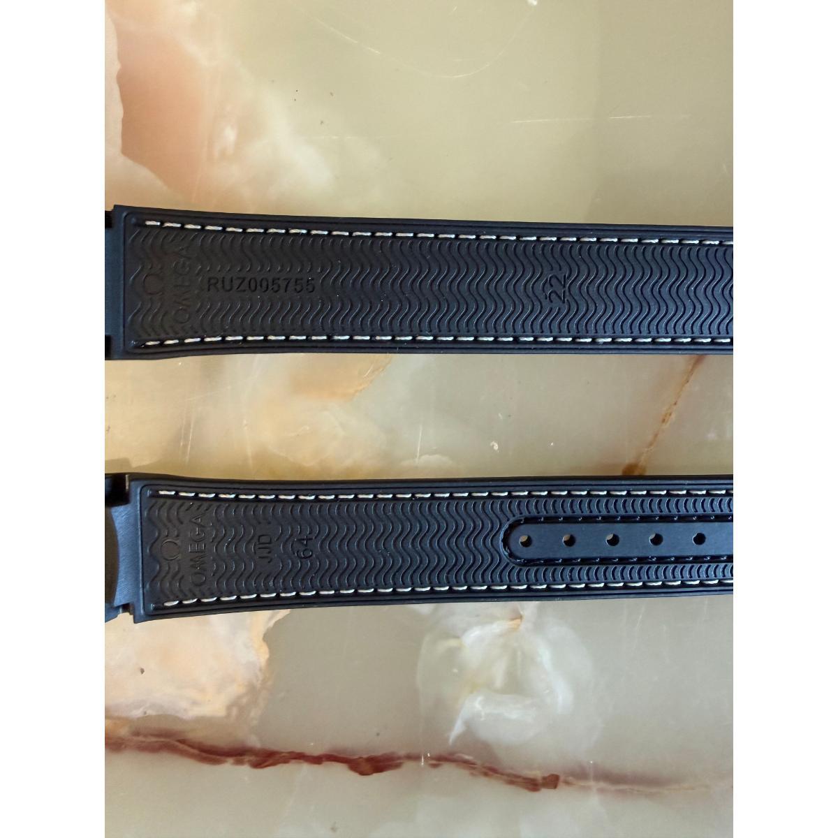 Authentic Omega Black Crocodile Rubber Watch Strap Band 22mm RUZ005755