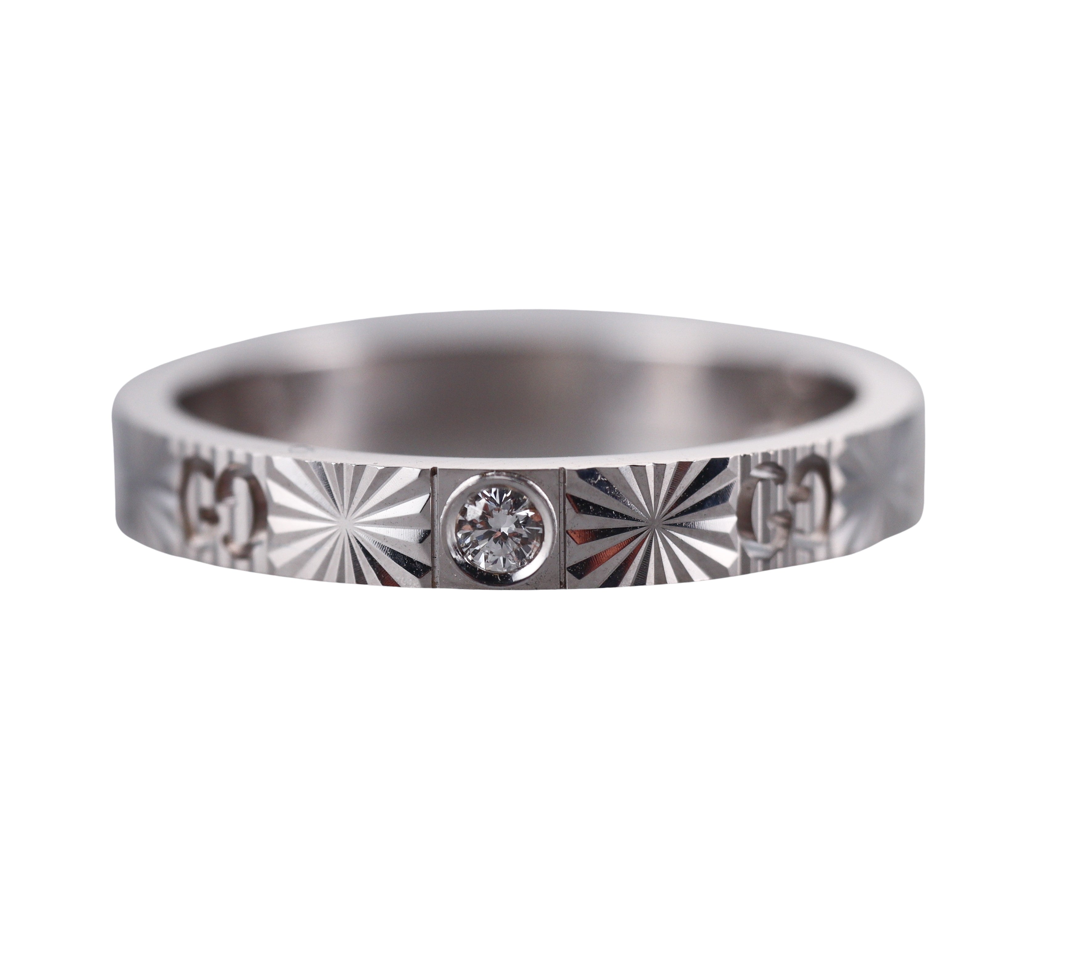 18k Gucci Diamond White Gold Icon Heart Band Ring Retail$1650