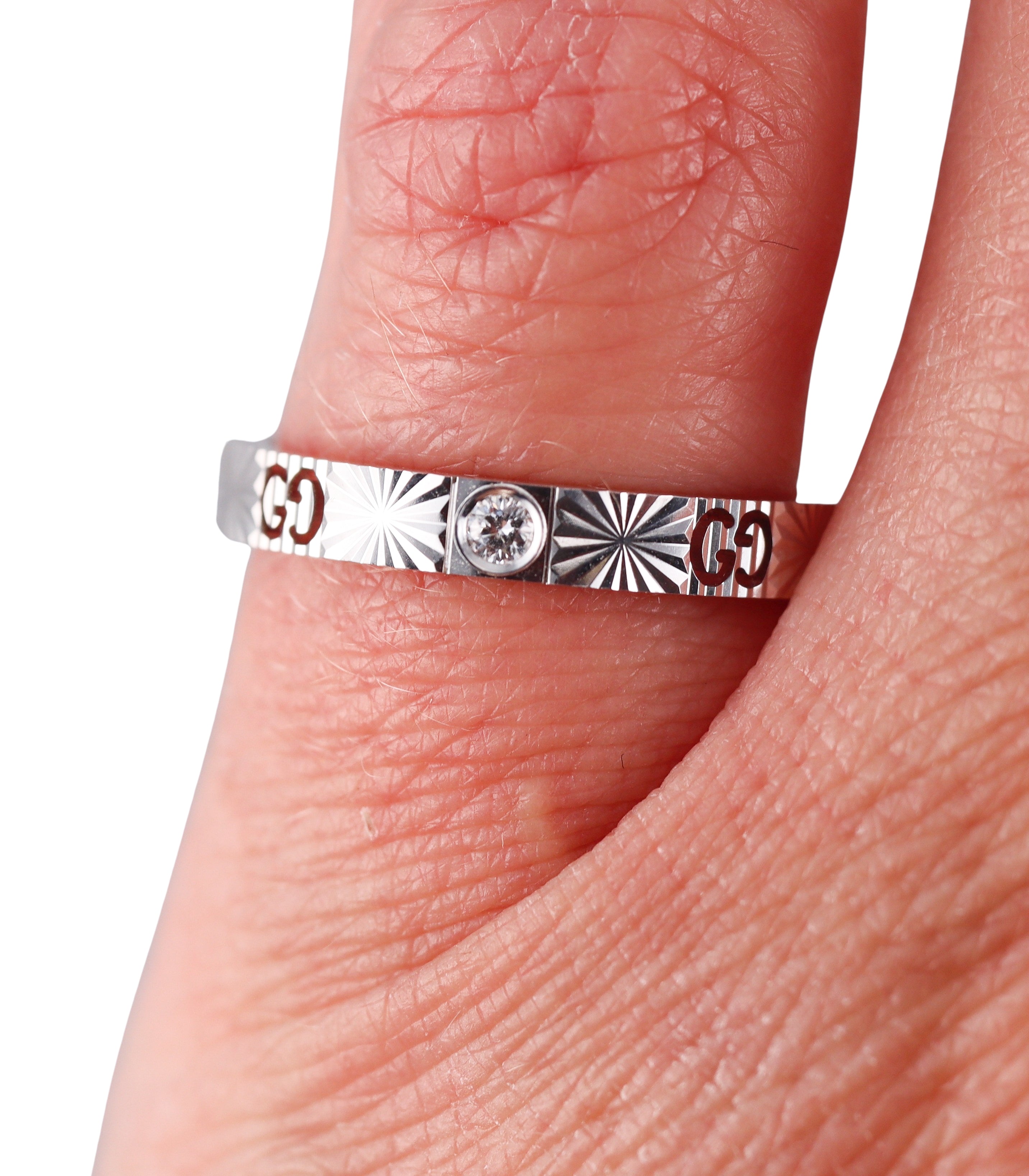 18k Gucci Diamond White Gold Icon Heart Band Ring Retail$1650
