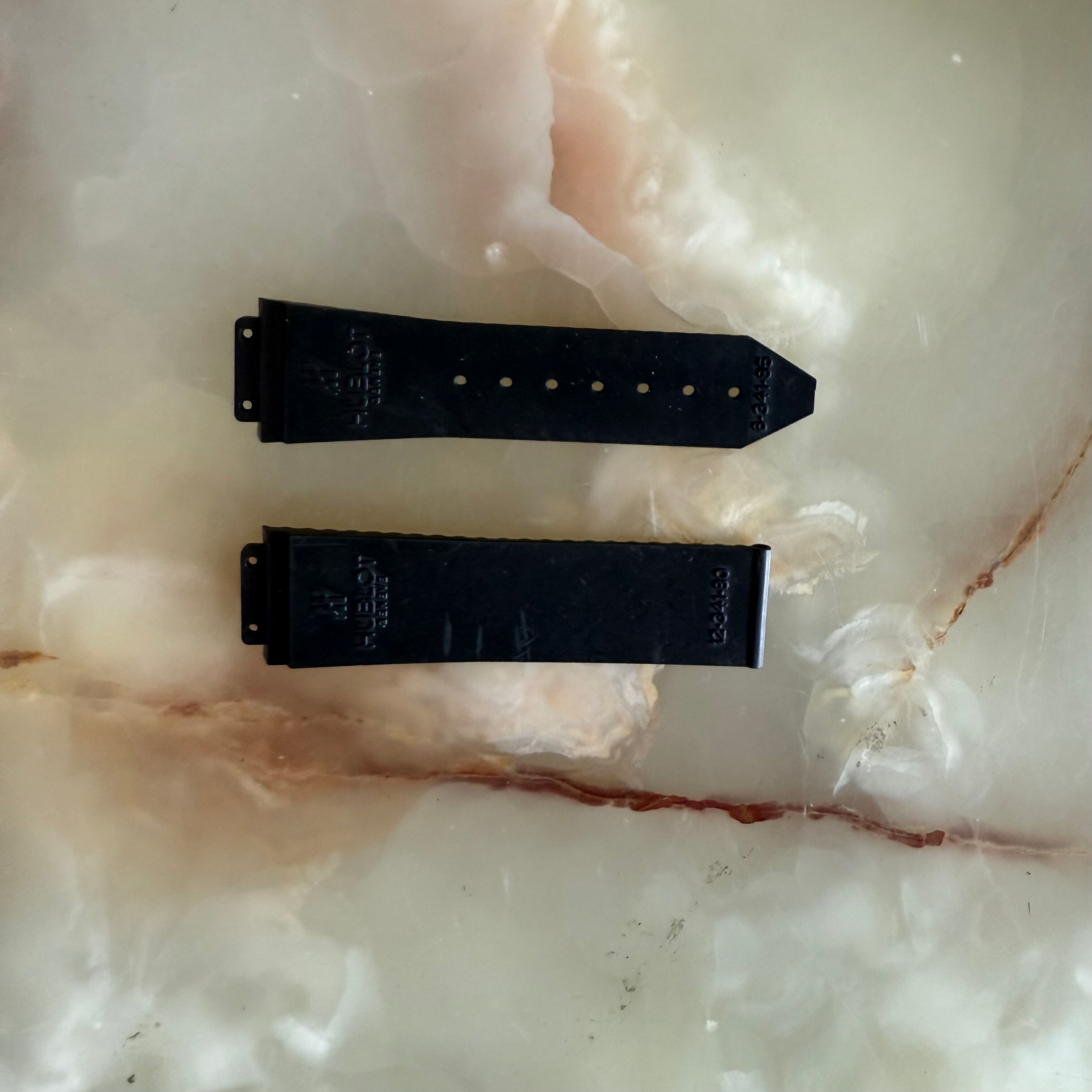 Authentic Hublot Black Rubber Watch Strap Band 22mm 12-341-80 & 6-341-85