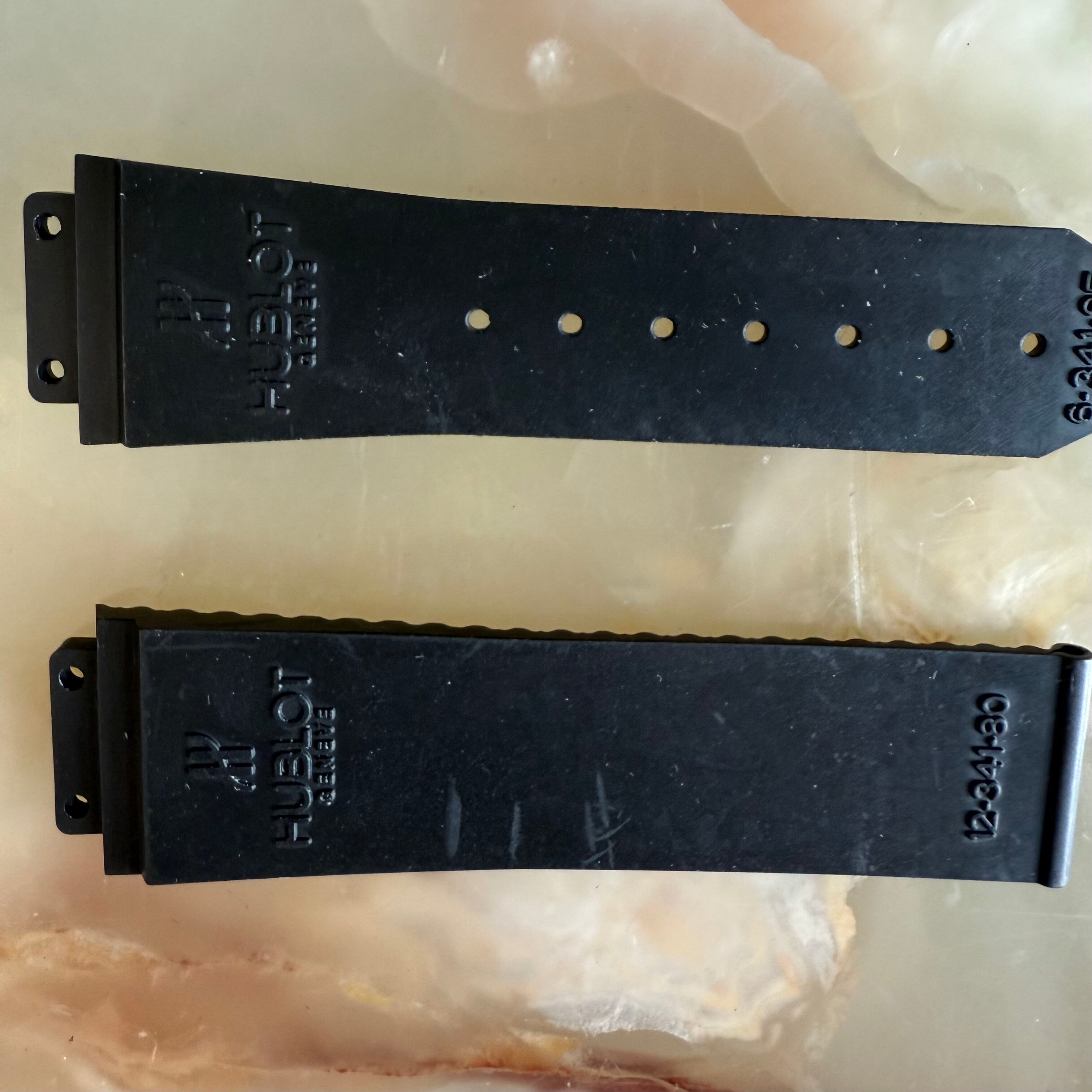 Authentic Hublot Black Rubber Watch Strap Band 22mm 12-341-80 & 6-341-85