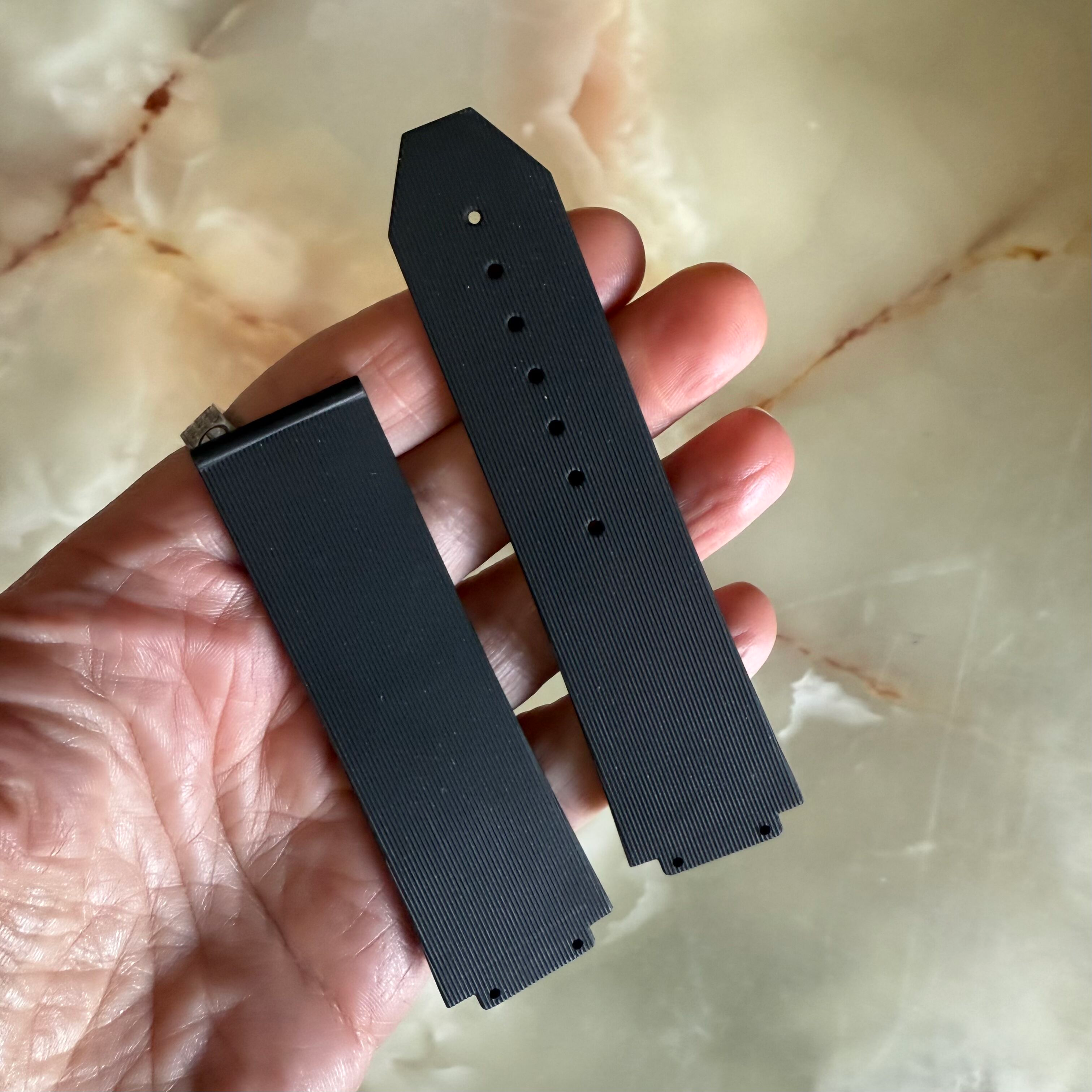 Authentic Hublot Black Rubber Watch Strap Band 25mm 112-25-80 & 6-25-100