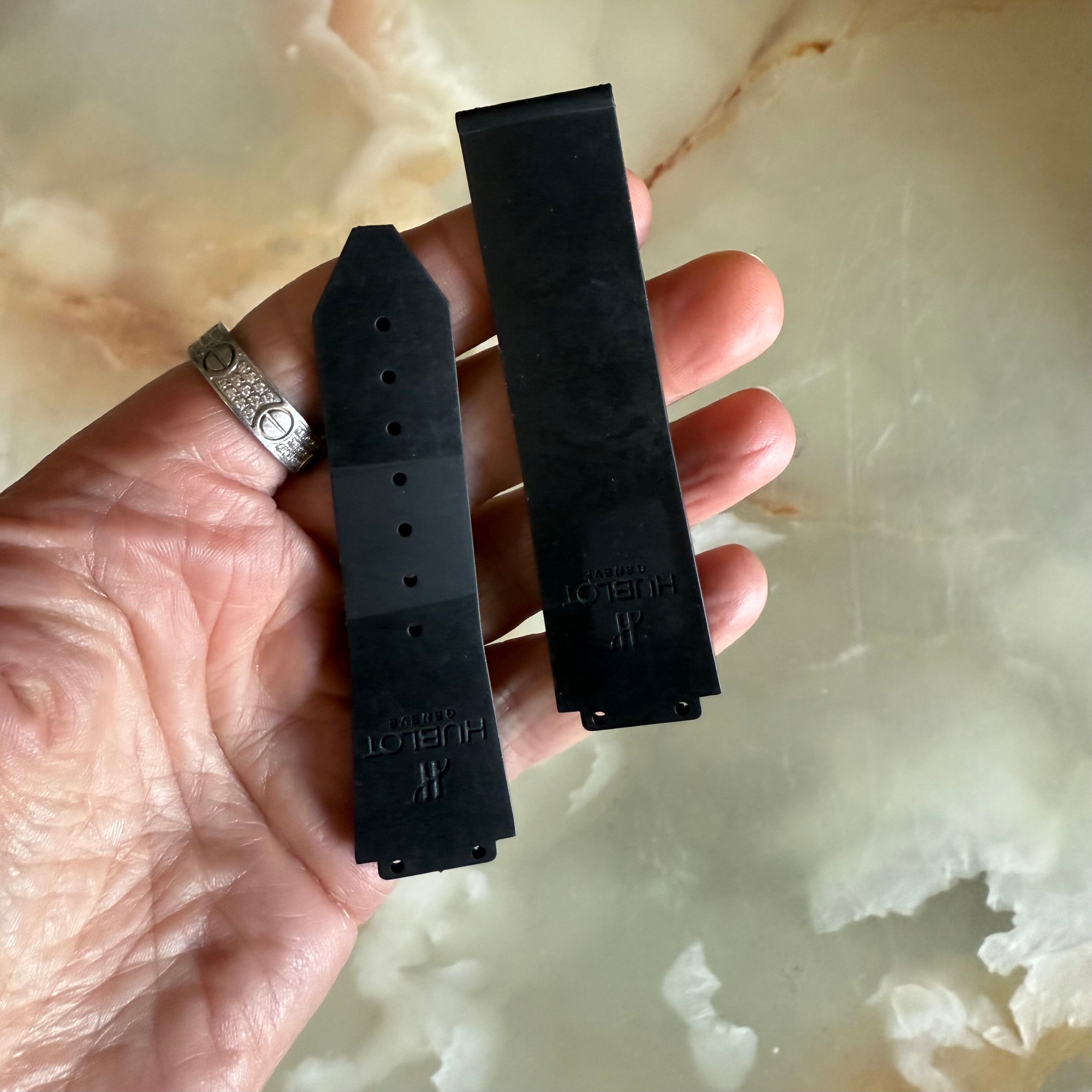 Authentic Hublot Black Rubber Watch Strap Band 22mm 12-341-80 & 6-341-85