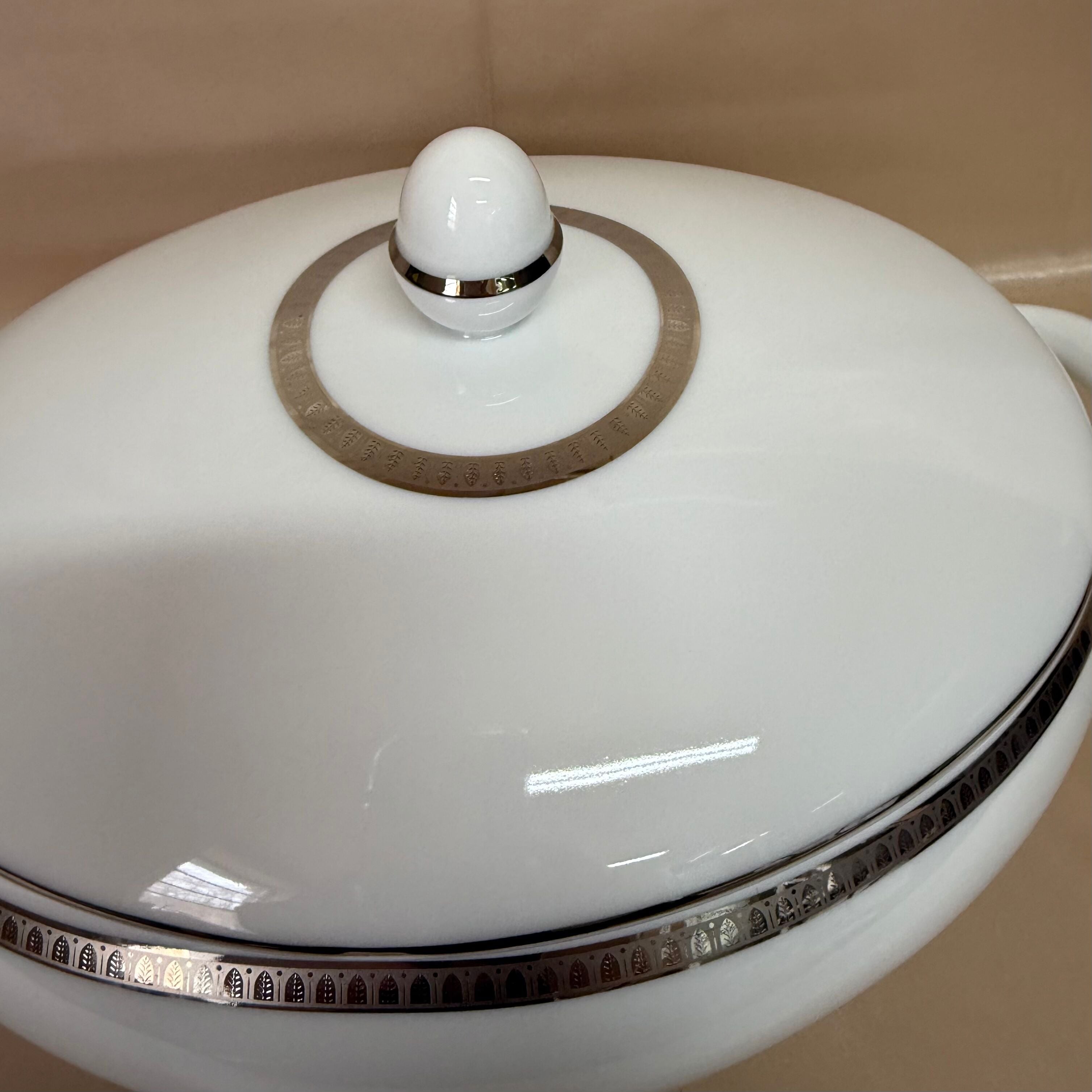 Christofle Malmaison Platinum Vegetable Dish with Cover 7645310