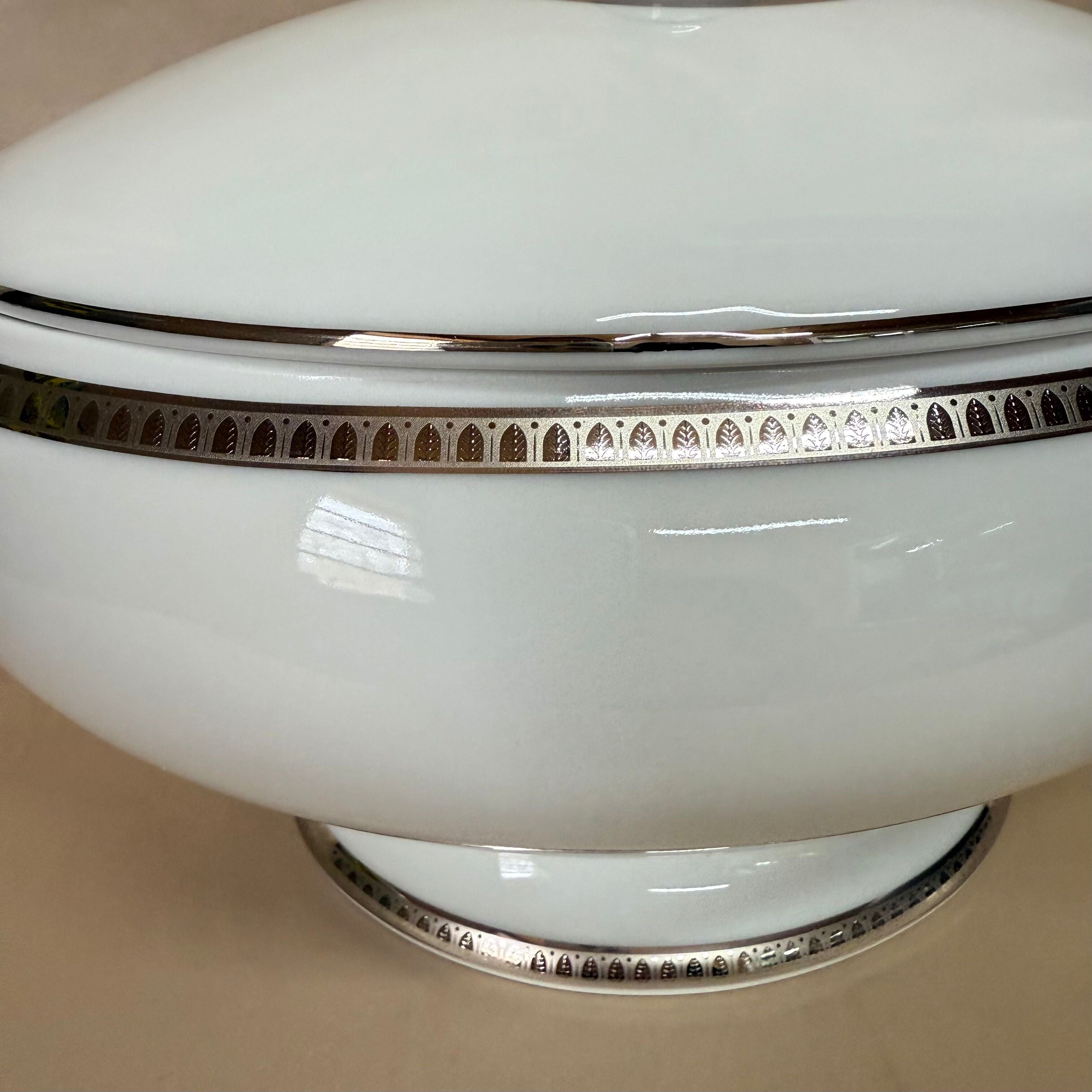 Christofle Malmaison Platinum Vegetable Dish with Cover 7645310