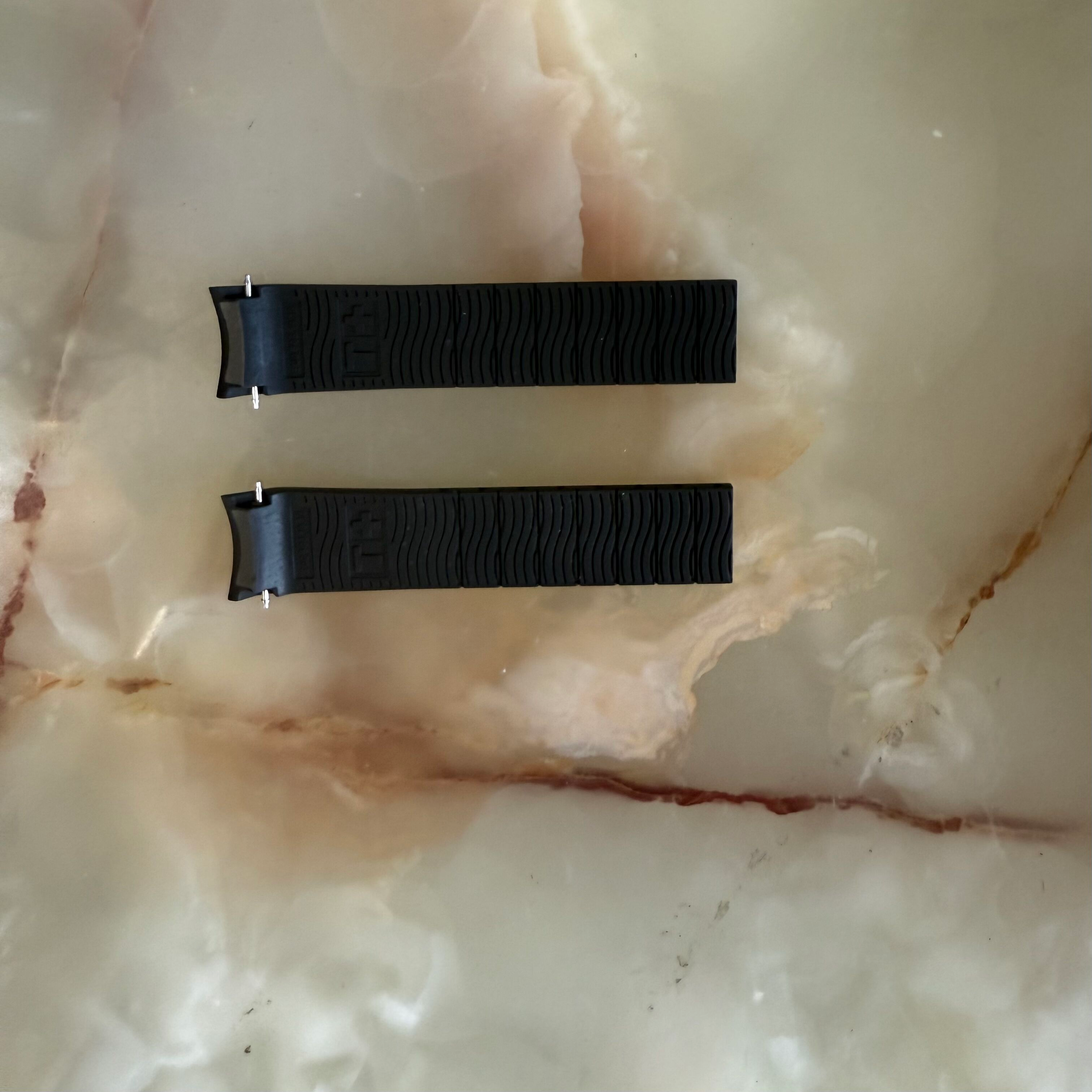 Authentic Tissot Black Rubber Watch Strap Band 19mm E00595.19.18.