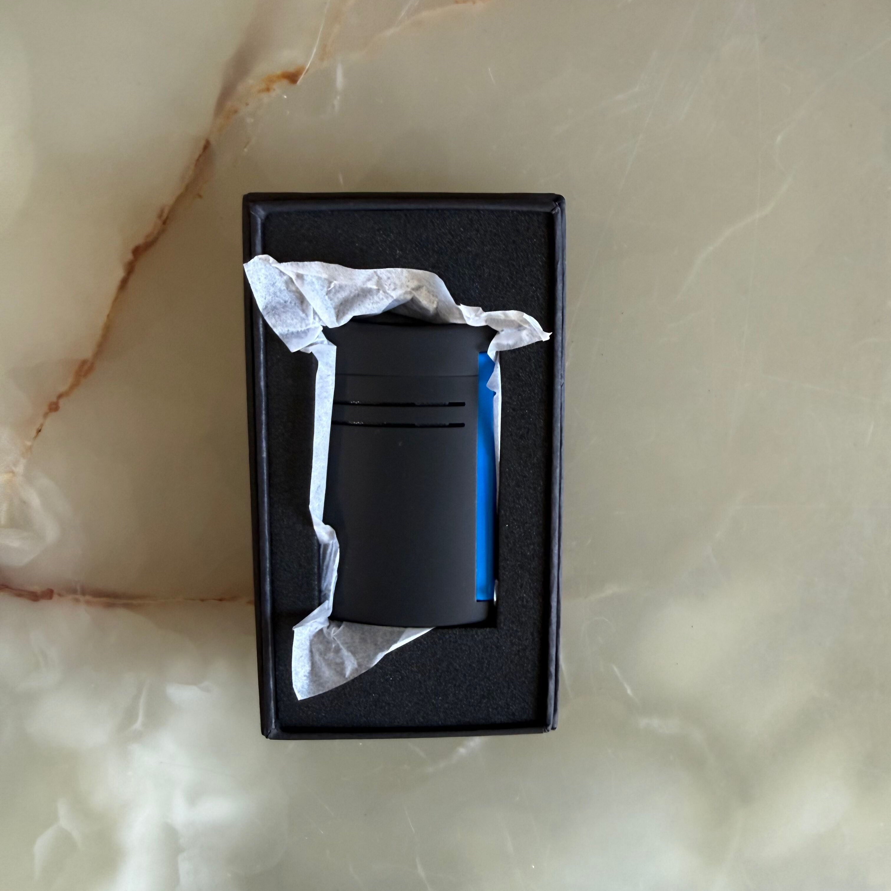 S.T. Dupont Maxijet Matte Neon Blue Lighter 020171
