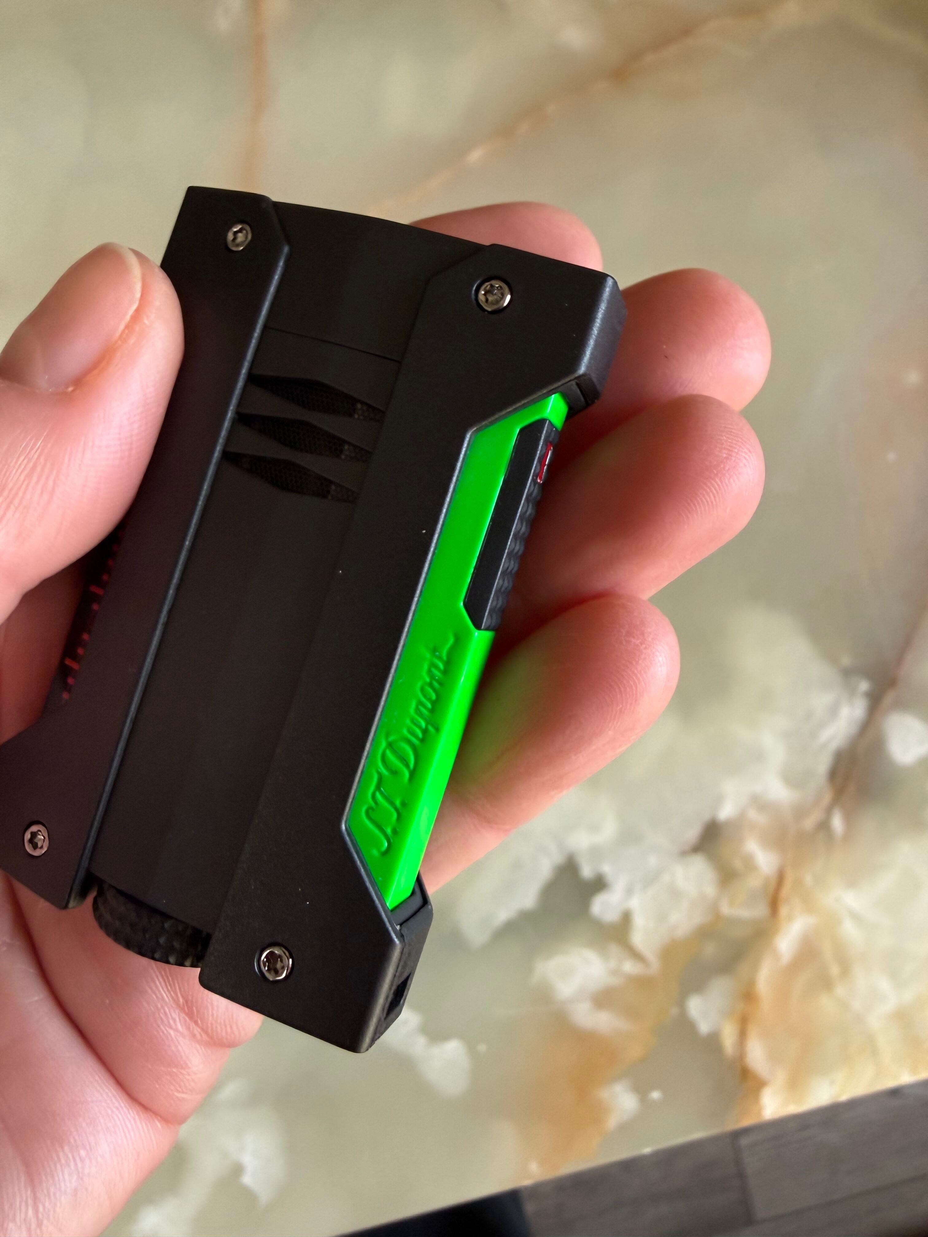 S.T. Dupont Defi Extreme Matte Neon Green Lighter 021417