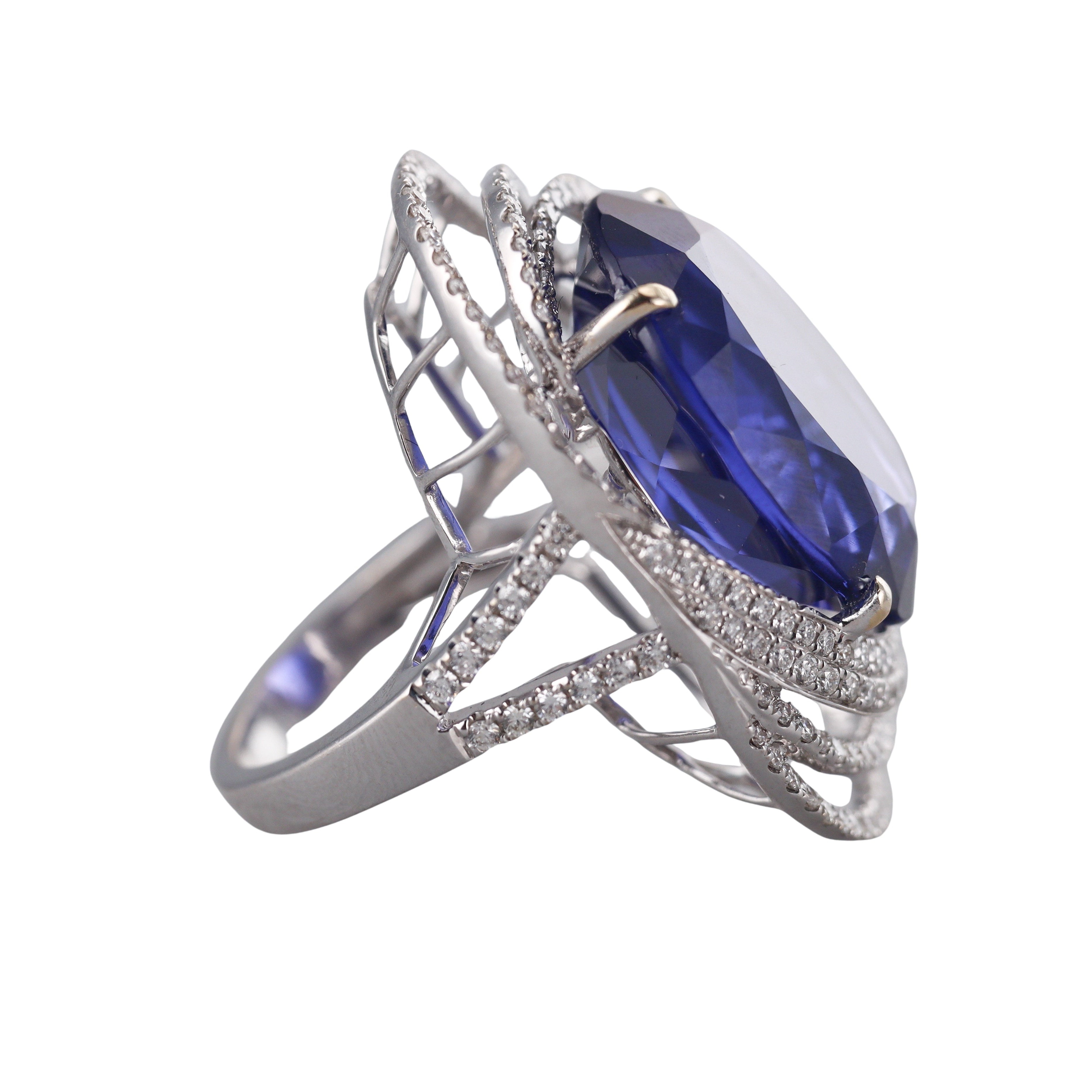 18k Solid Gold Lab Grown 17 Carats Tanzanite Diamond Ring