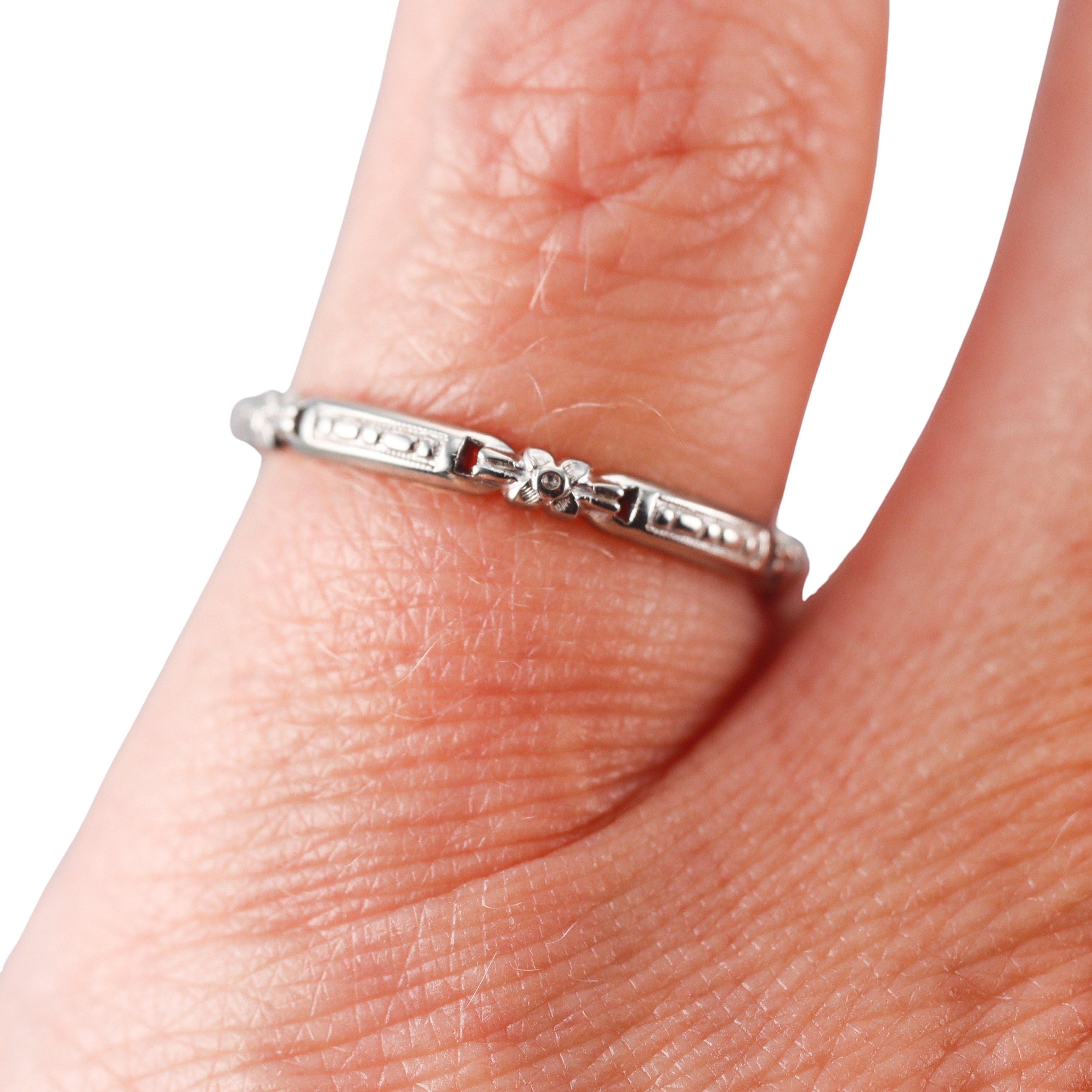 Art Deco 18k Gold Blossom Wedding Band Ring