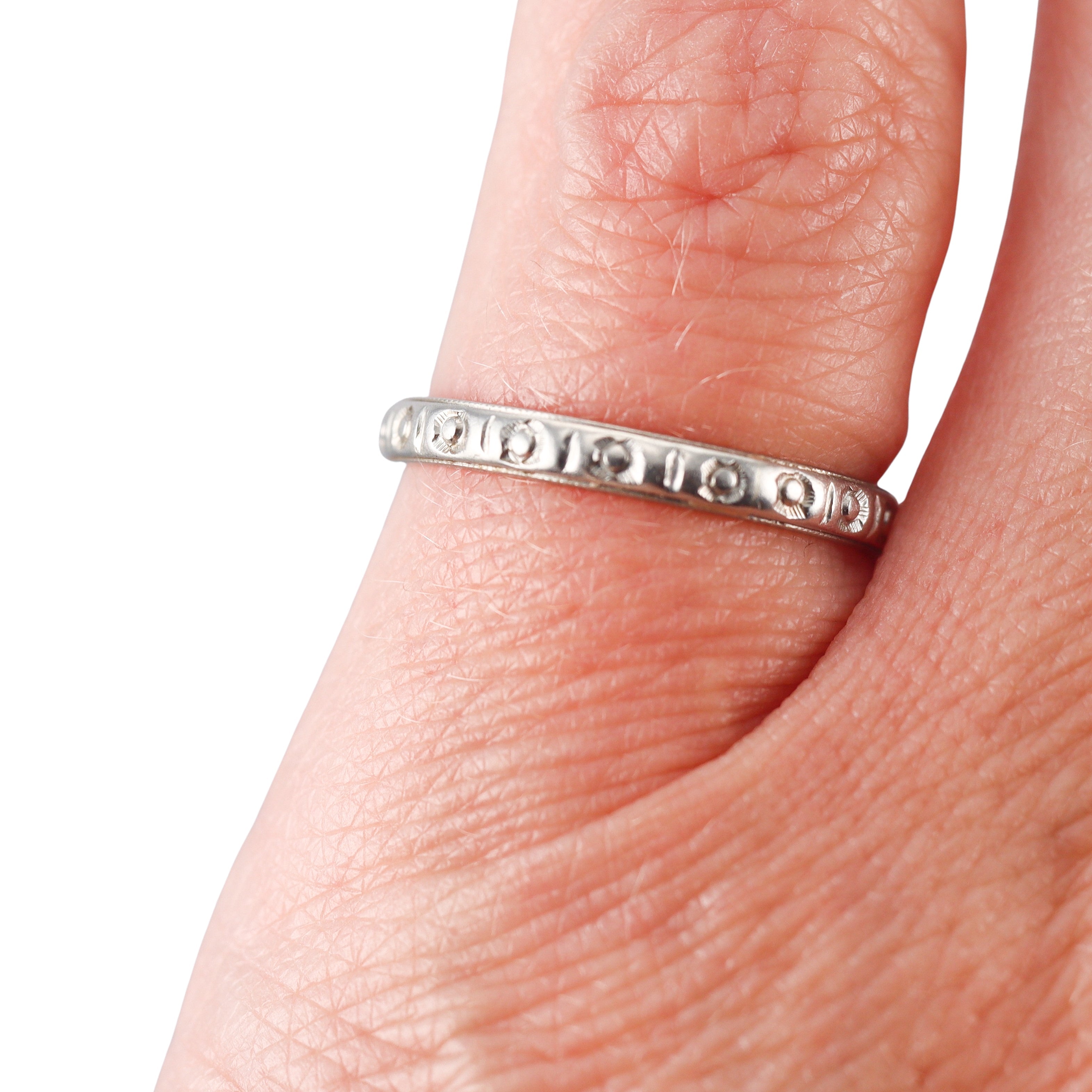 Peacock Belais Art Deco 18k Gold Wedding Band Ring