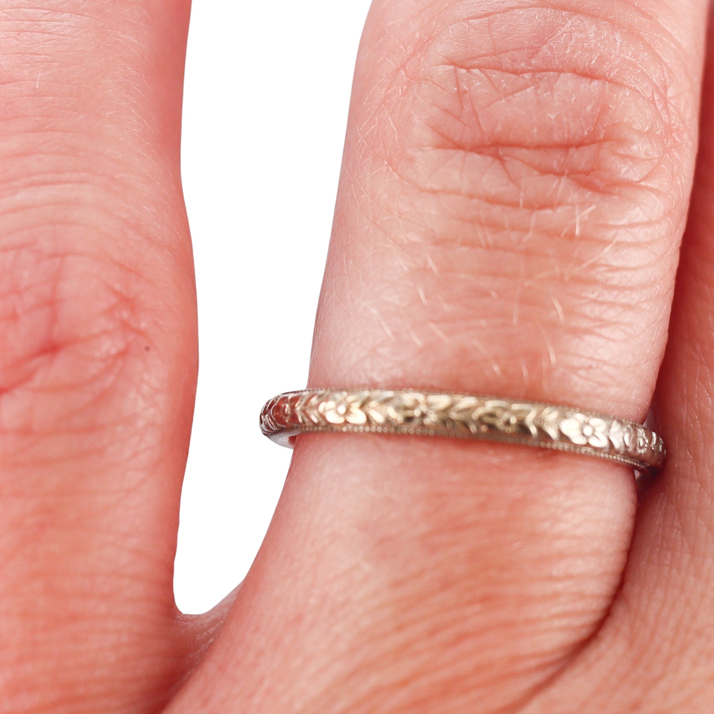 Art Deco Blossom 18k Gold Wedding Band Ring