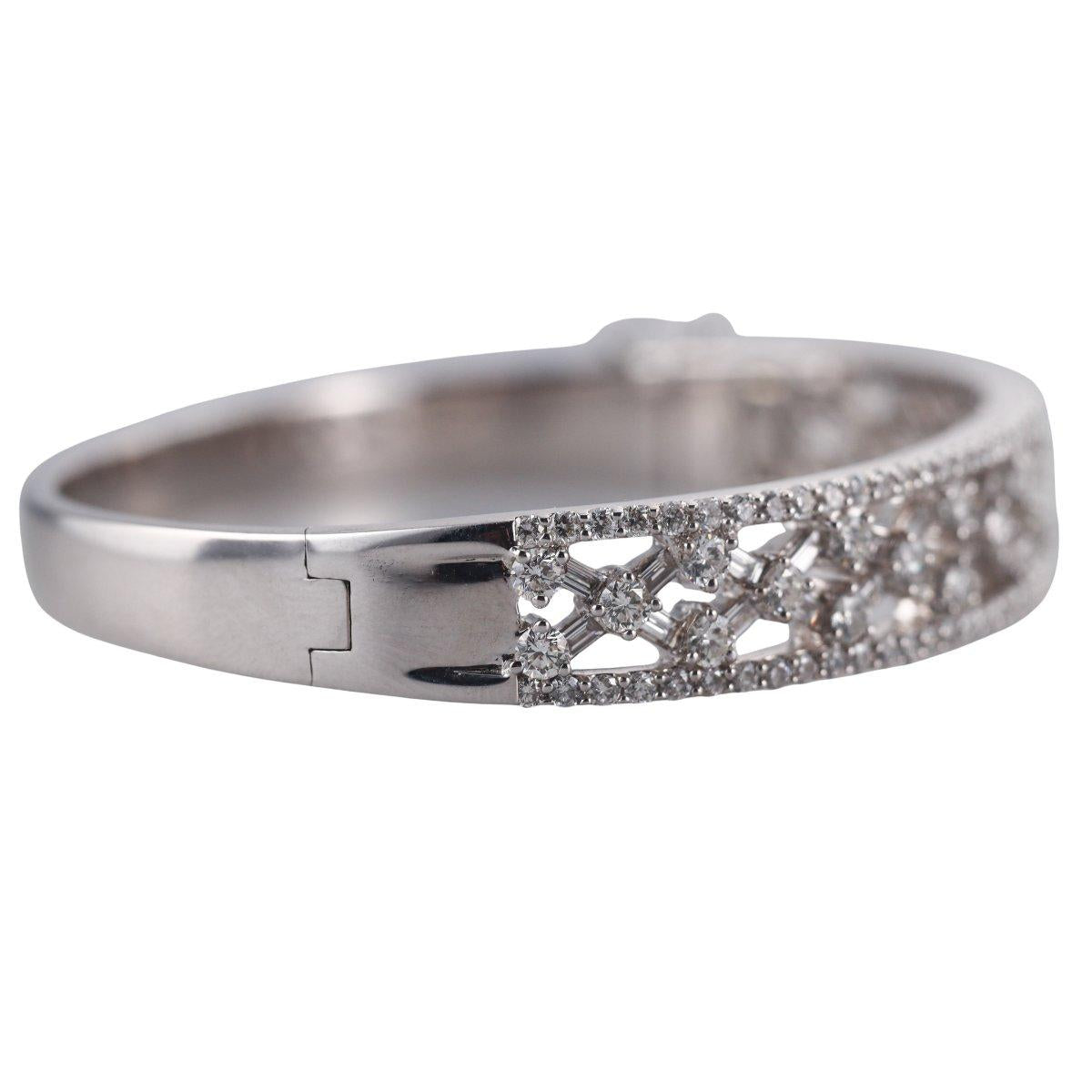 18k White Gold Diamond Bangle Bracelet