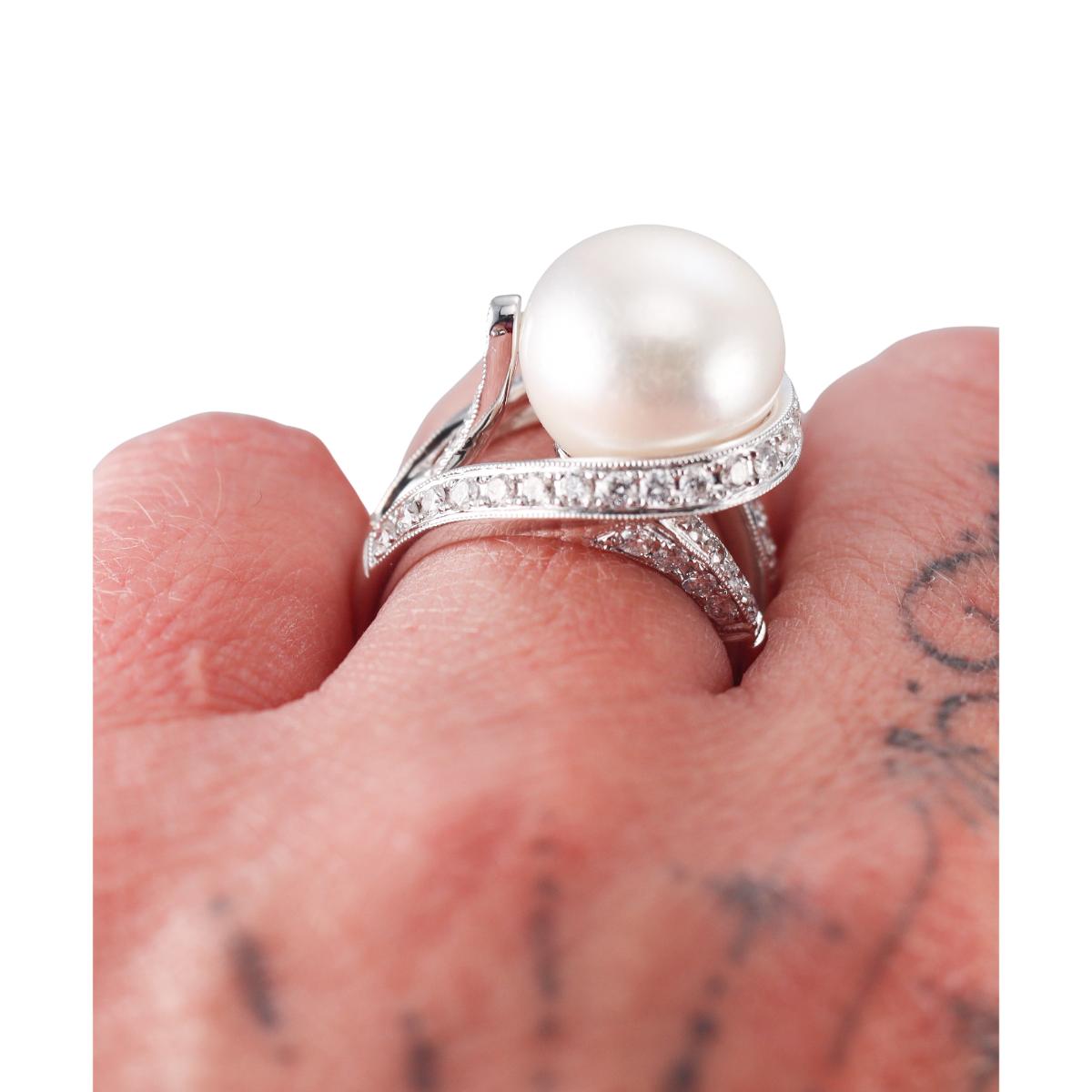 18k Gold South Sea Pearl Diamond Ring