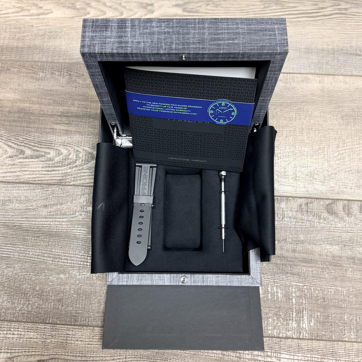 Panerai Luminor 1950 Luna Rossa Regatta 47mm Automatic Watch PAM01038