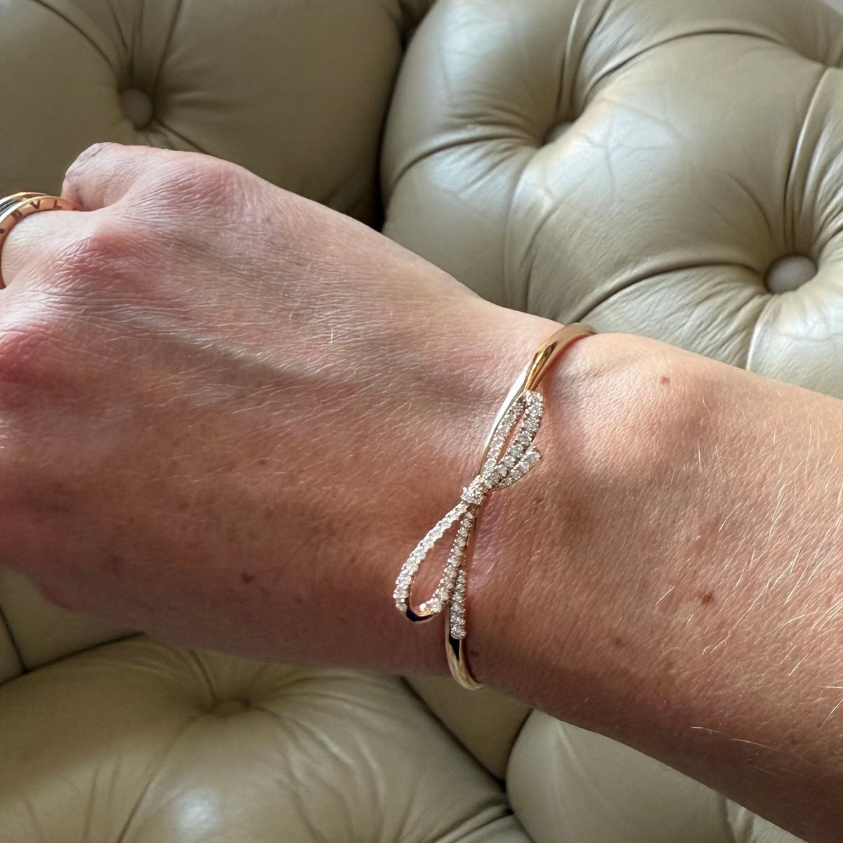 Memoire by Hearts on Fire 18k Gold Bow Cuff Bracelet