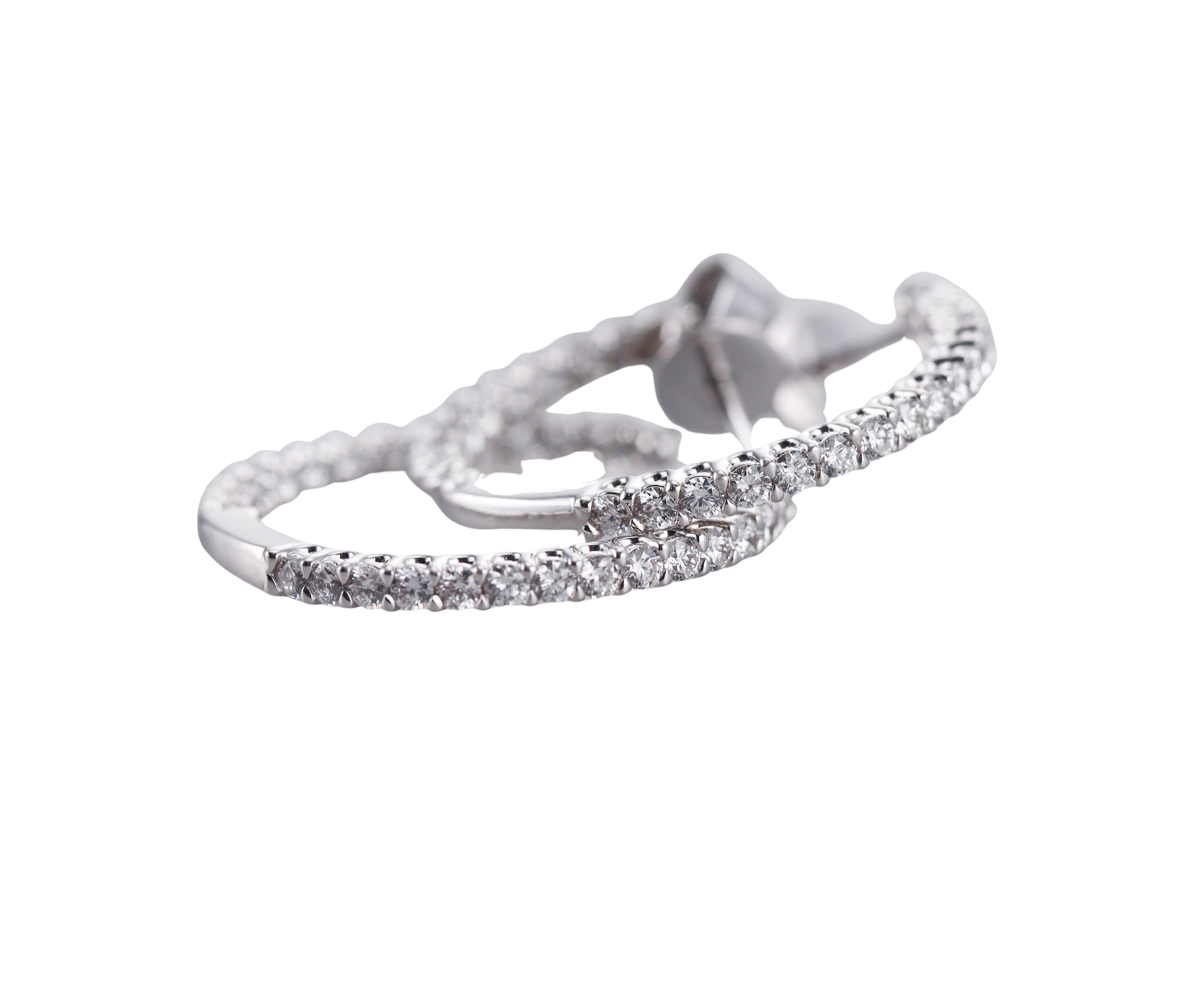 Memoire by Hearts on Fire 18k Gold Diamond Shared Prong Round Hoops Earrings