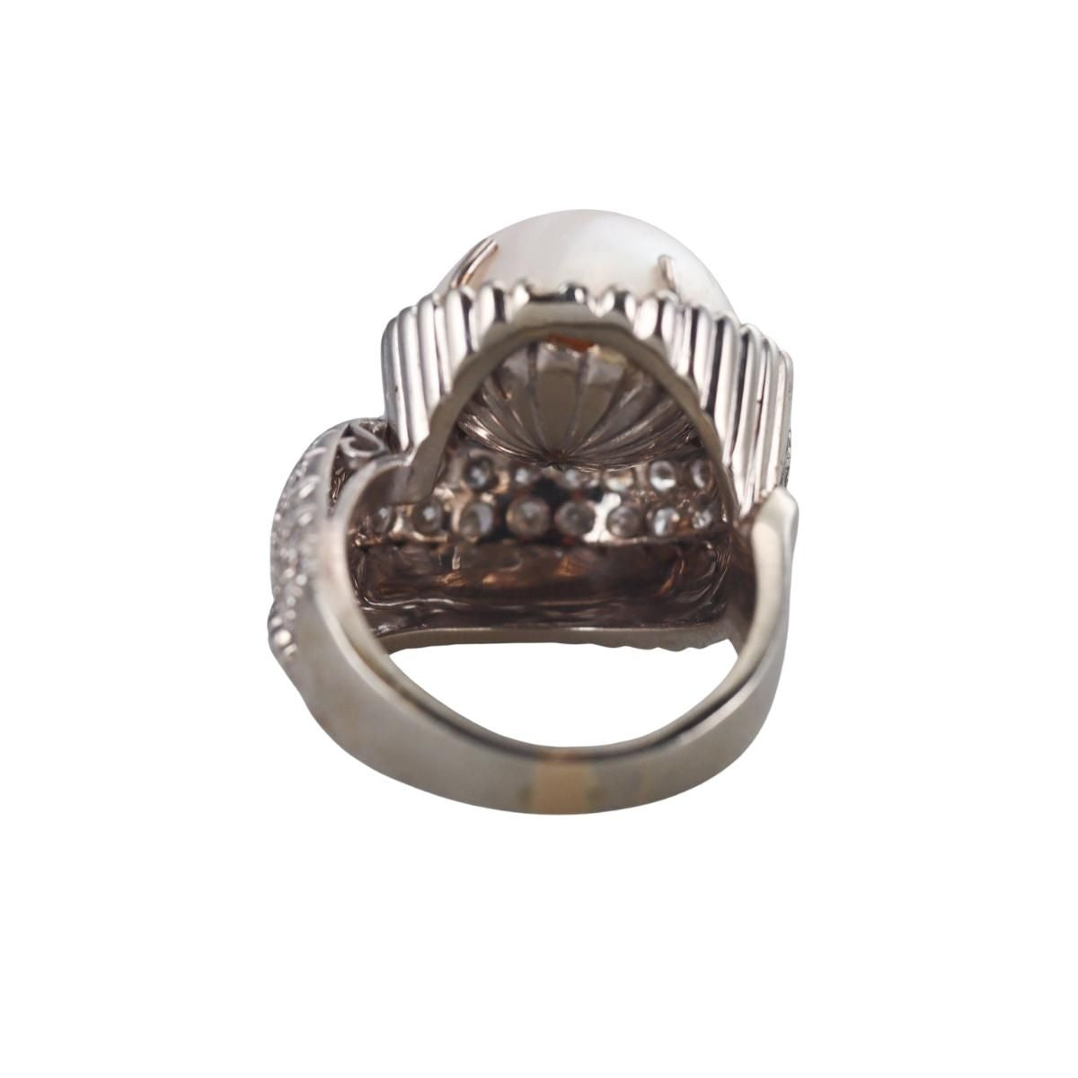 Mid Century 14k Gold Mabe Pearl Diamond Ring
