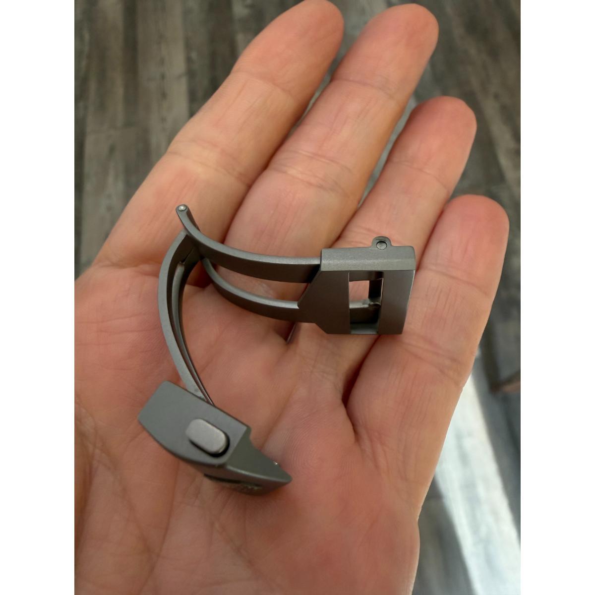 Authentic TAG Heuer Titanium 18mm Deployant Push Button Buckle Clasp FC5039