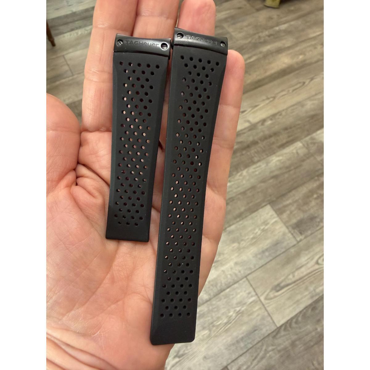 Authentic TAG Heuer Grand Carrera Black Rubber Watch Band 22mm FT6020