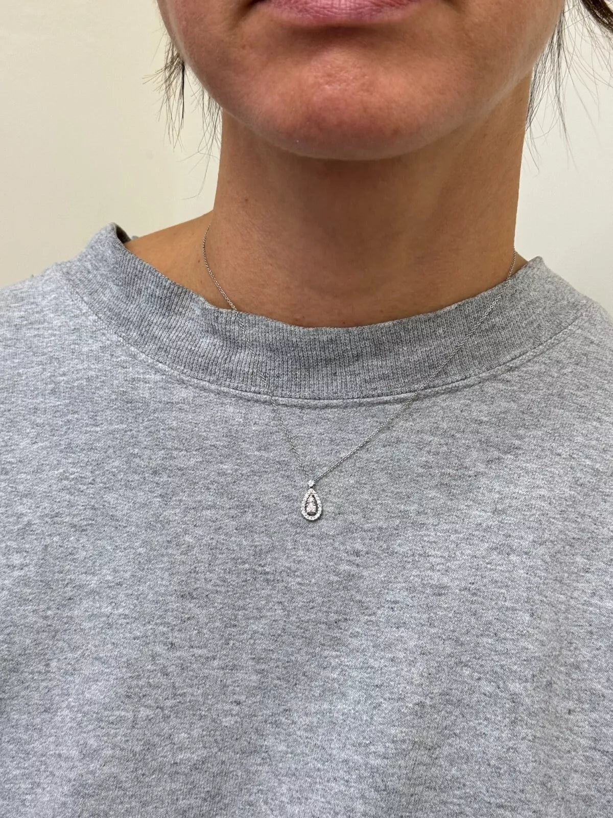 18k Gold Diamond Pendant Necklace