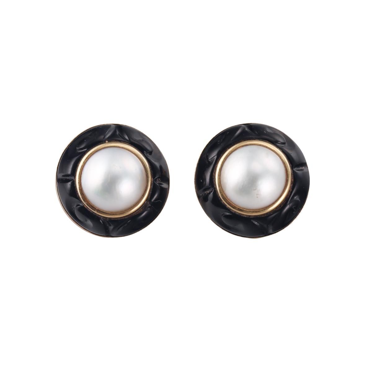 Seaman Schepps 18k Gold Mabe Pearl Onyx Button Earrings