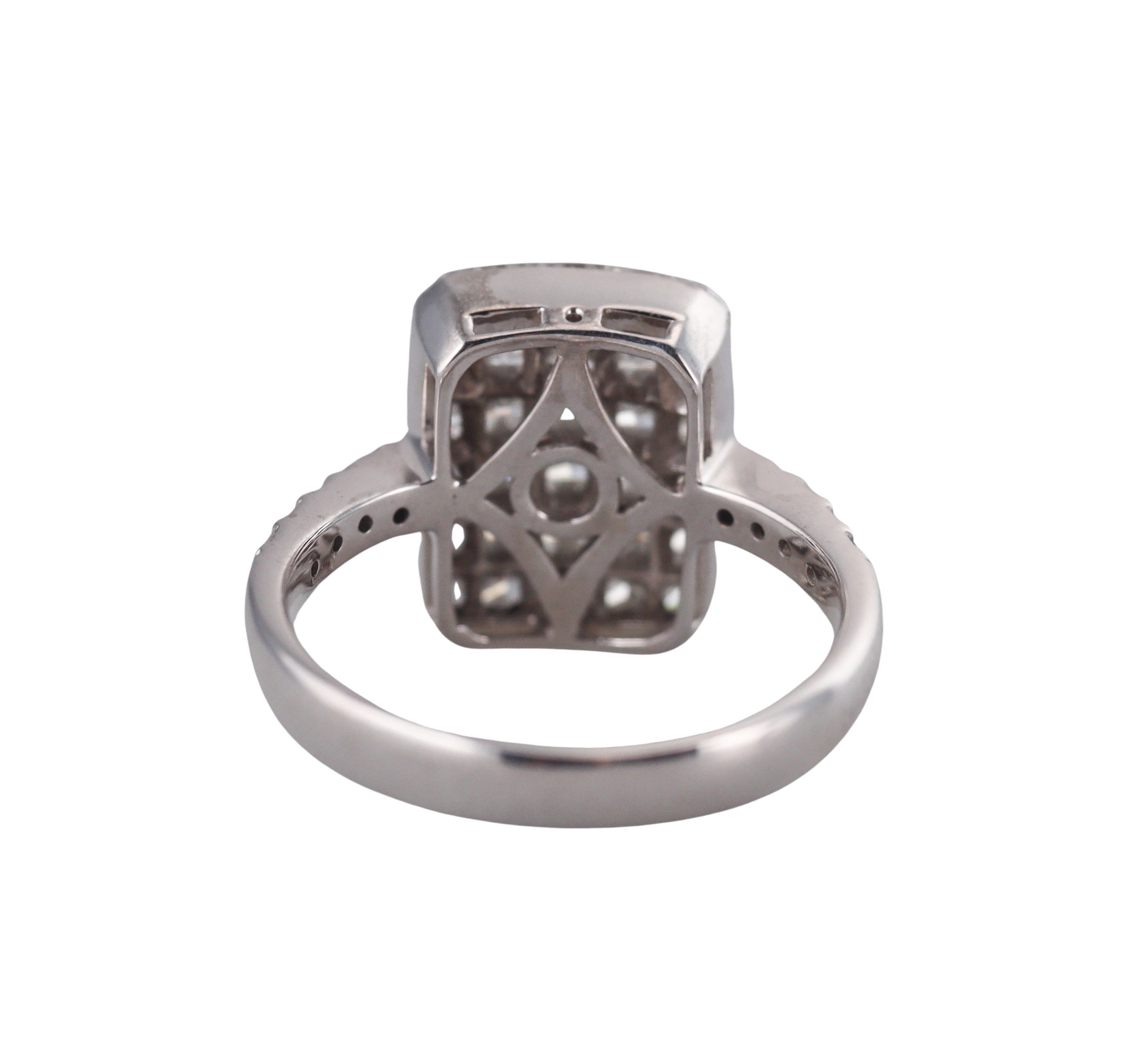 18k White Gold Diamond Ring