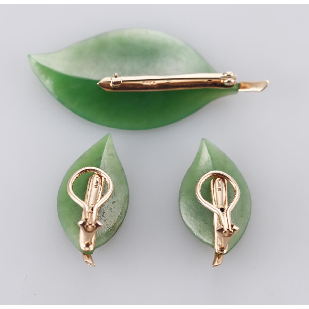 Gumps Nephrite 14k Gold Leaf Brooch Earrings Set